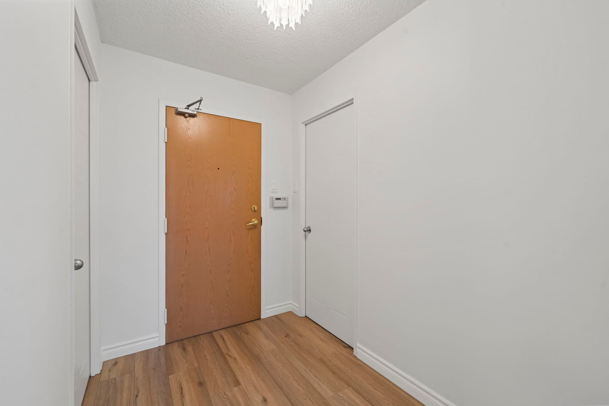 5 Kenneth Ave Unit 908 Toronto, ON M2N 6M7