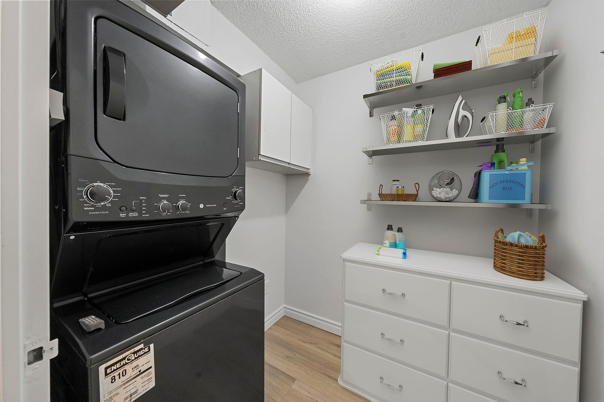 5 Kenneth Ave Unit 908 Toronto, ON M2N 6M7