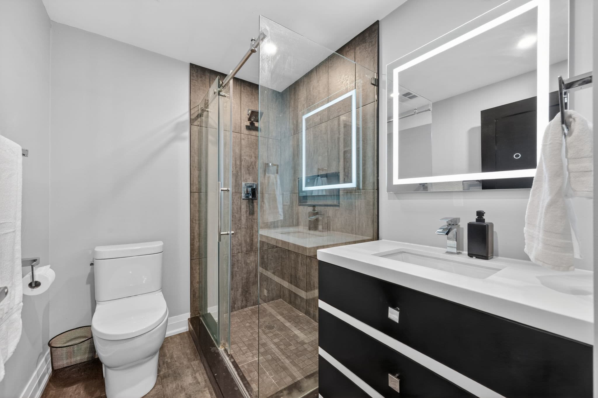5 Marine Parade Dr Unit 411 Toronto, ON M8V 4B4