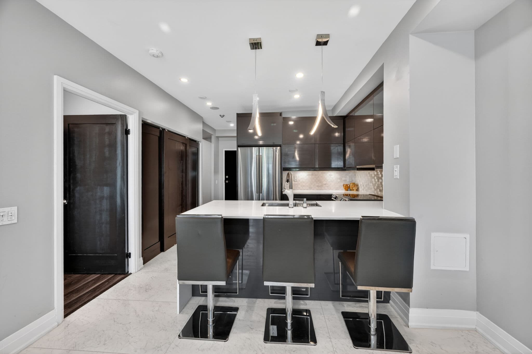 5 Marine Parade Dr Unit 411 Toronto, ON M8V 4B4