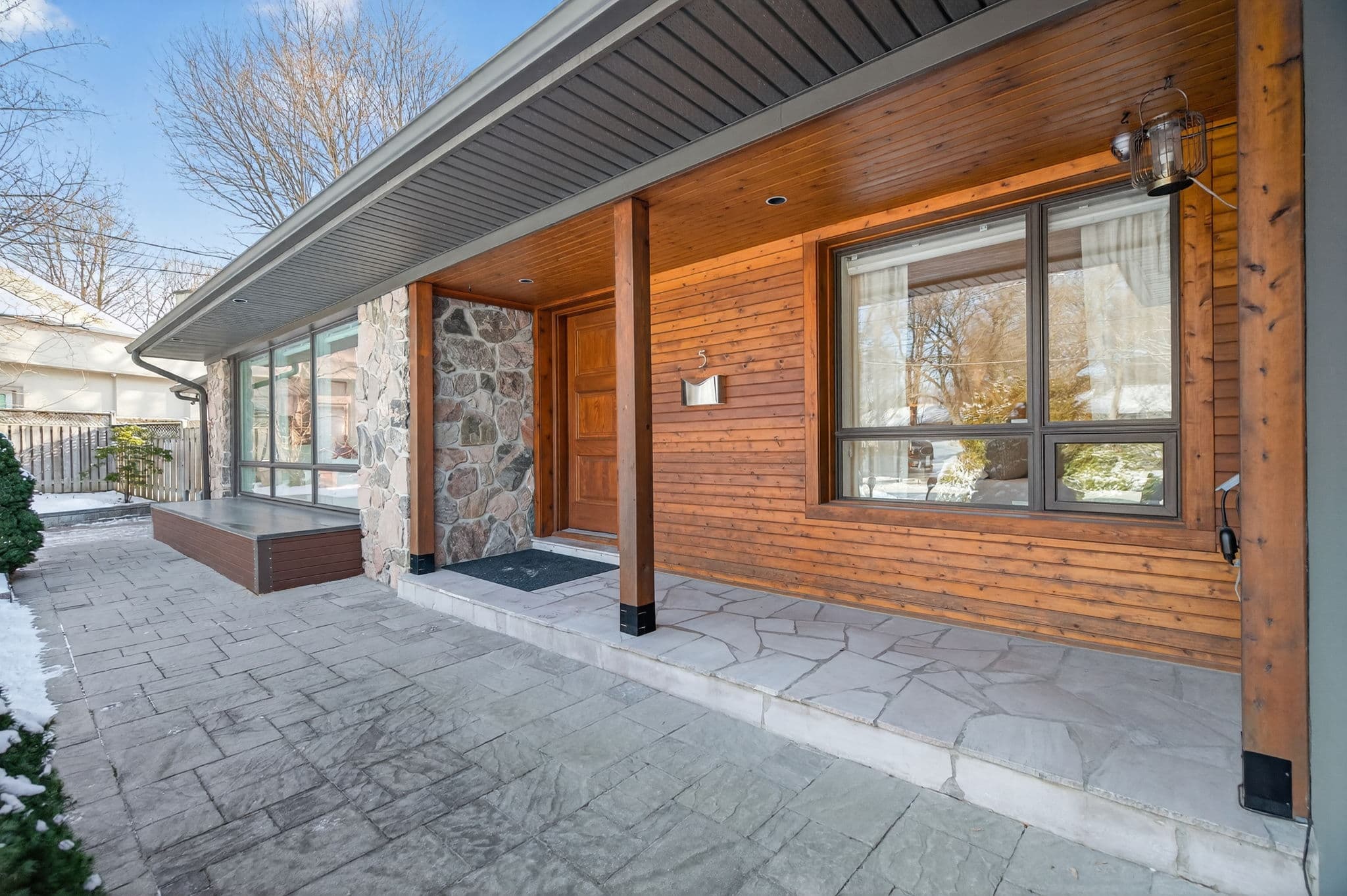 5 Sulgrave Crescent Toronto, ON M2L 1W5