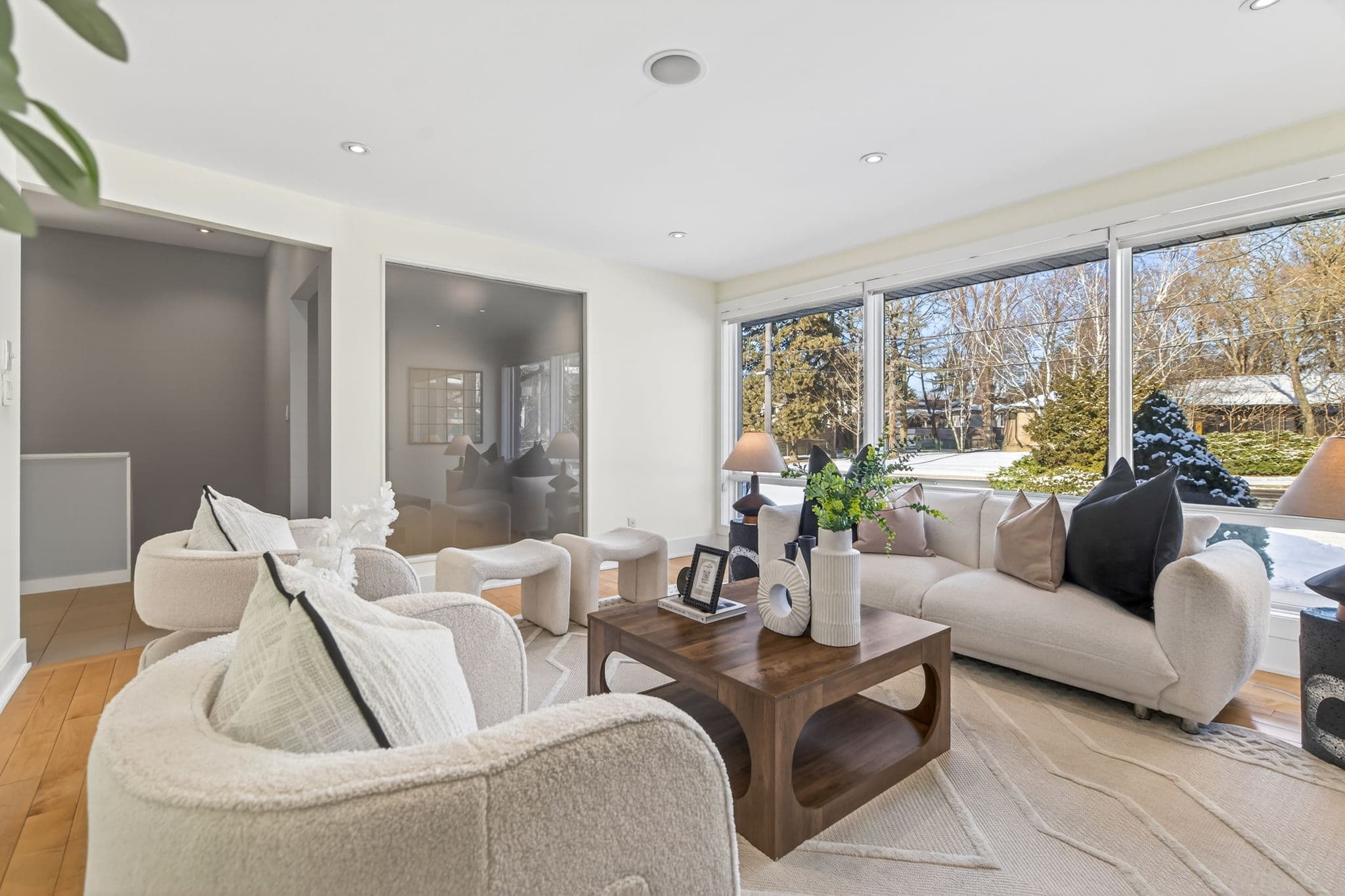 5 Sulgrave Crescent Toronto, ON M2L 1W5