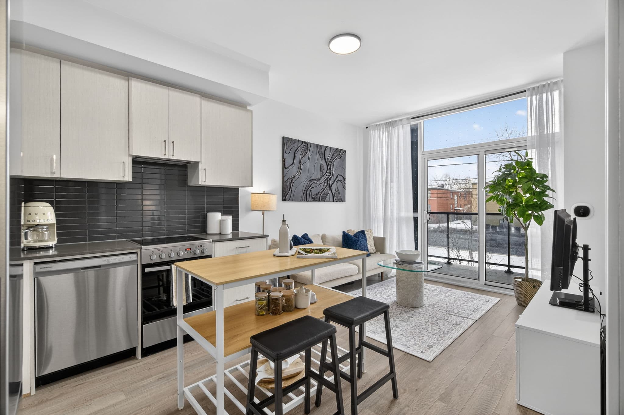 50 George Butchart Dr 106 Toronto, ON M3K 0C9