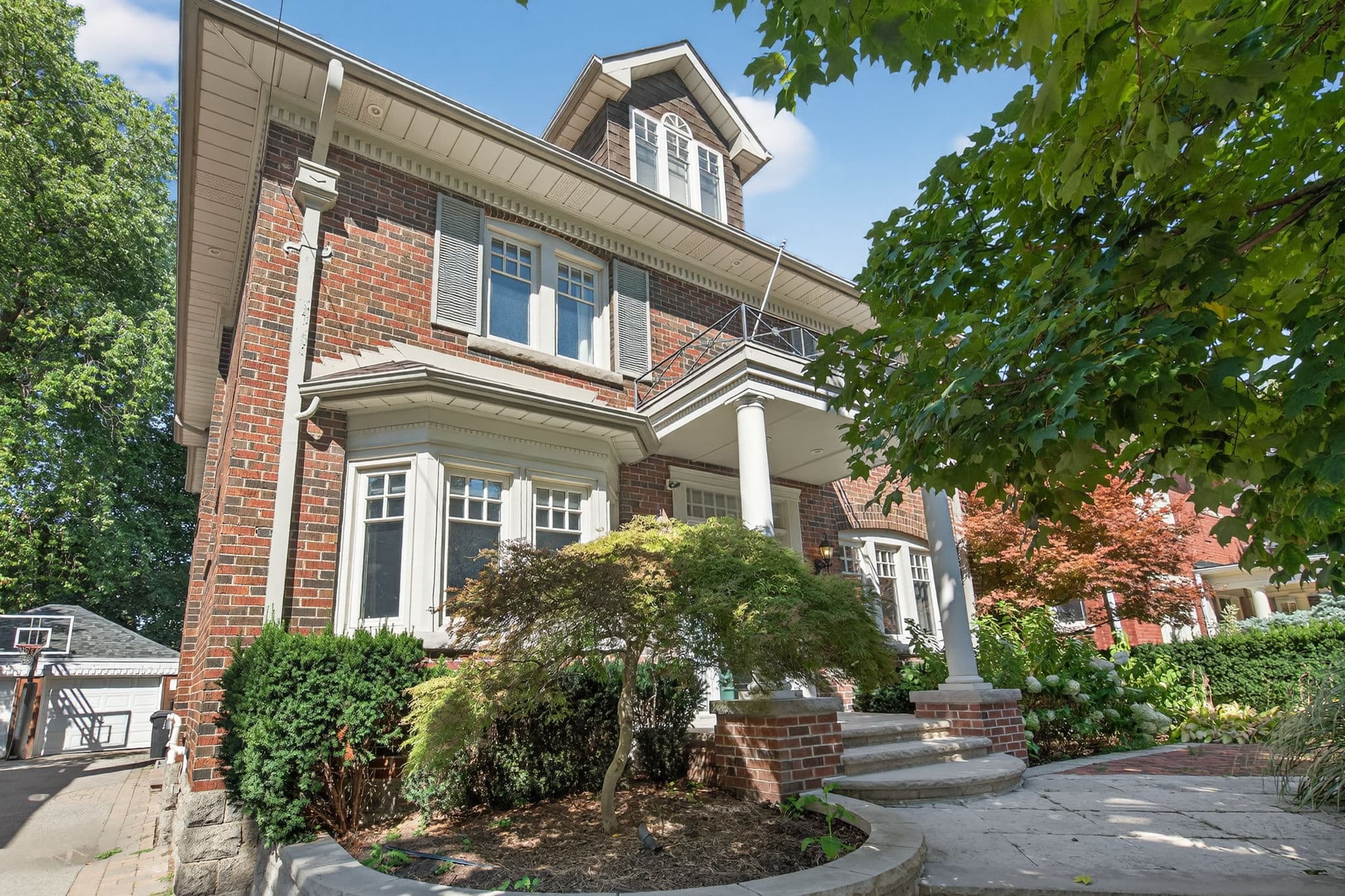 50 Golfdale Rd Toronto, ON M4N 2B6