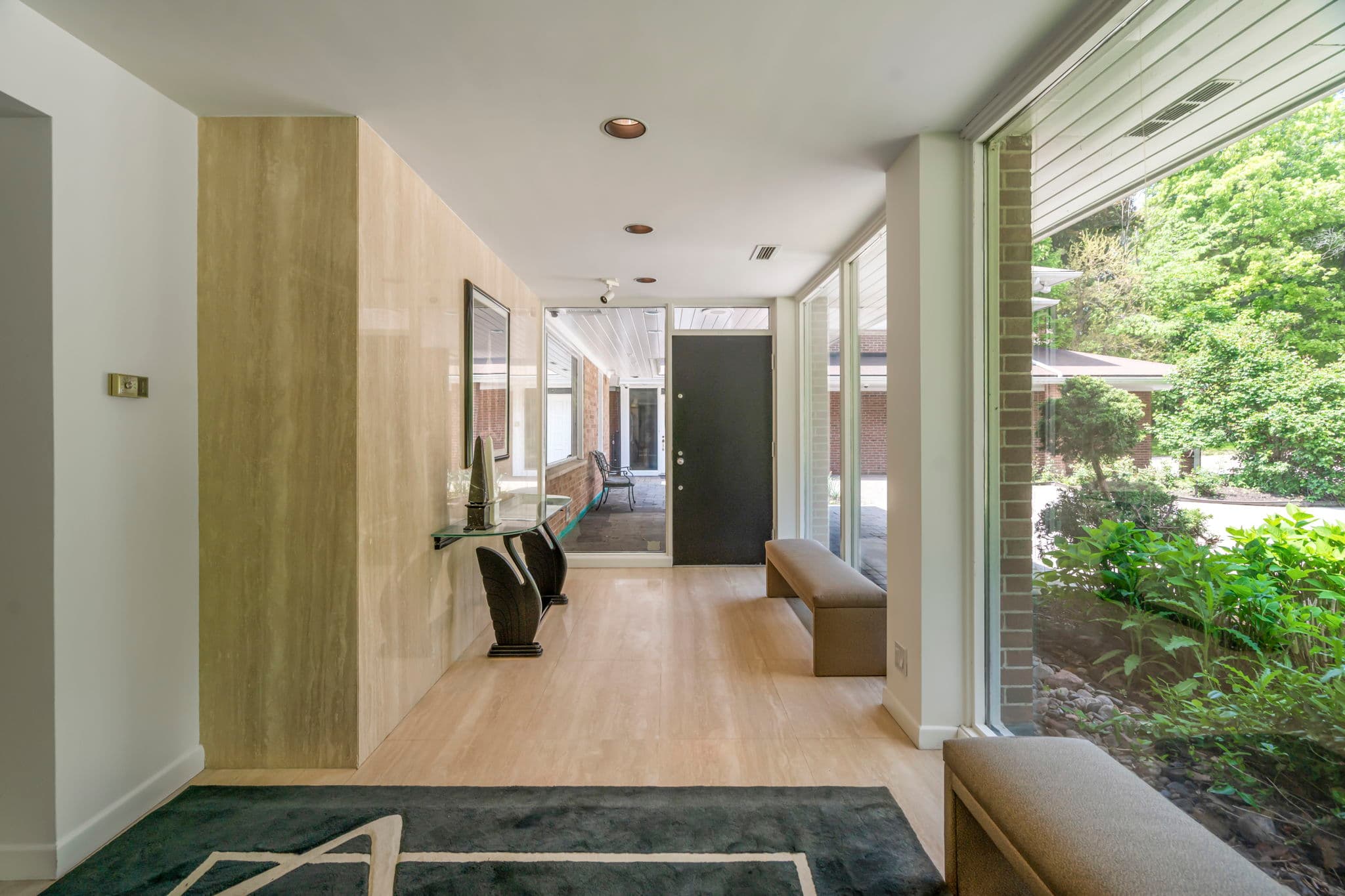 50 Park Ln Cir Toronto, ON M3C 2N2