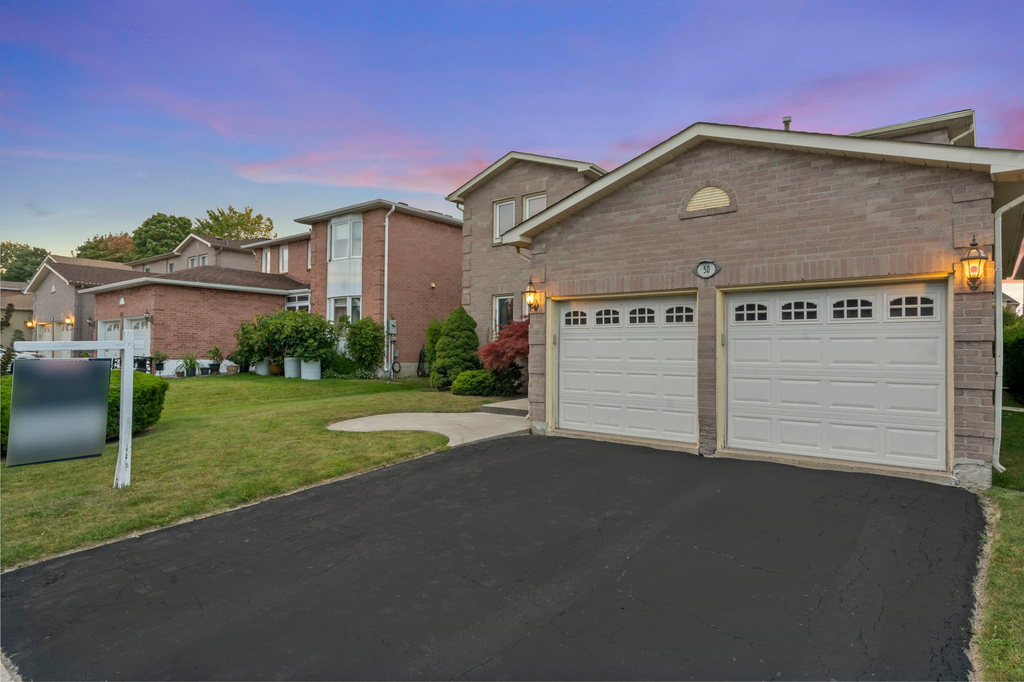 50 Pickett Crescent Richmond Hill, ON L4C 9L3