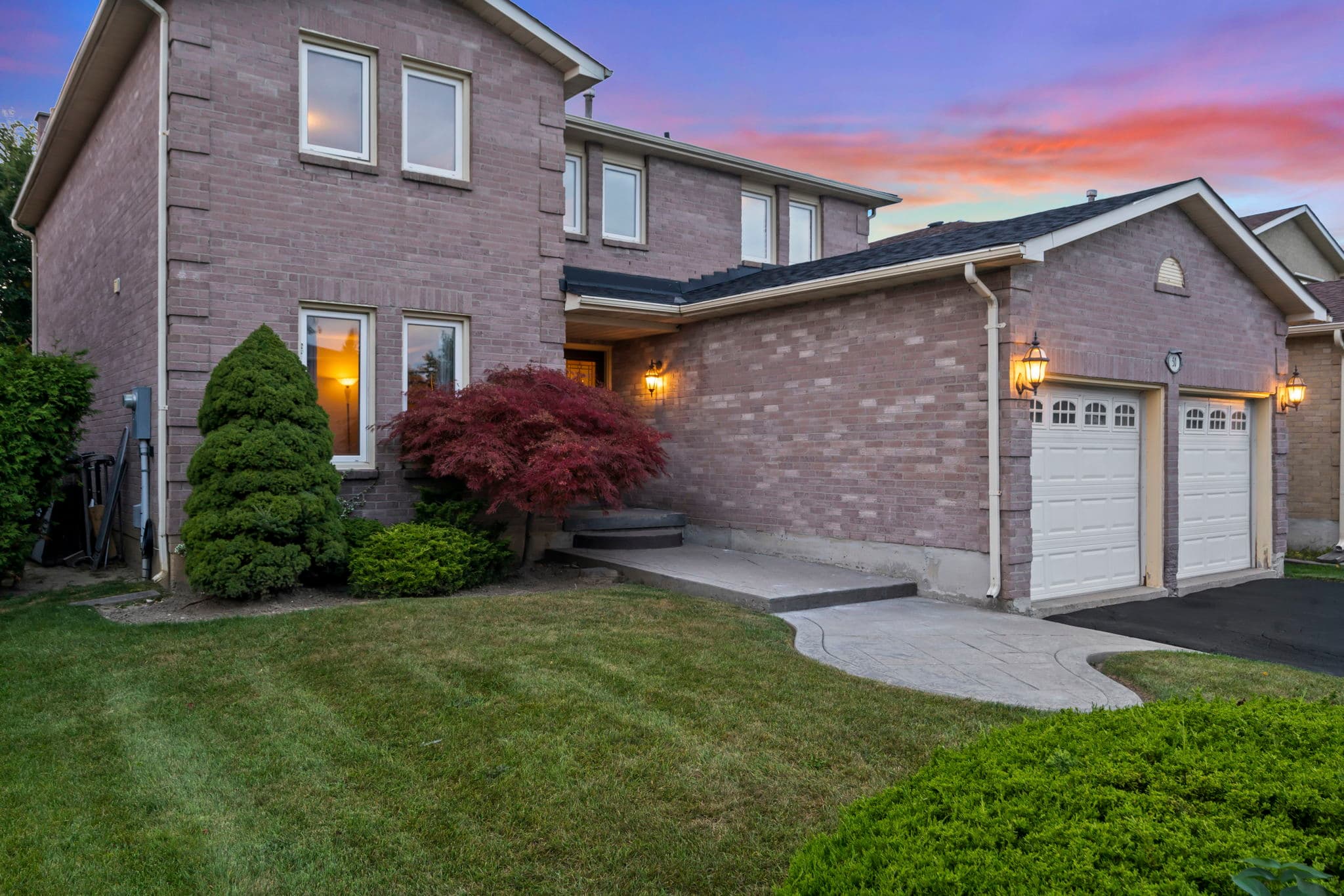50 Pickett Crescent Richmond Hill, ON L4C 9L3