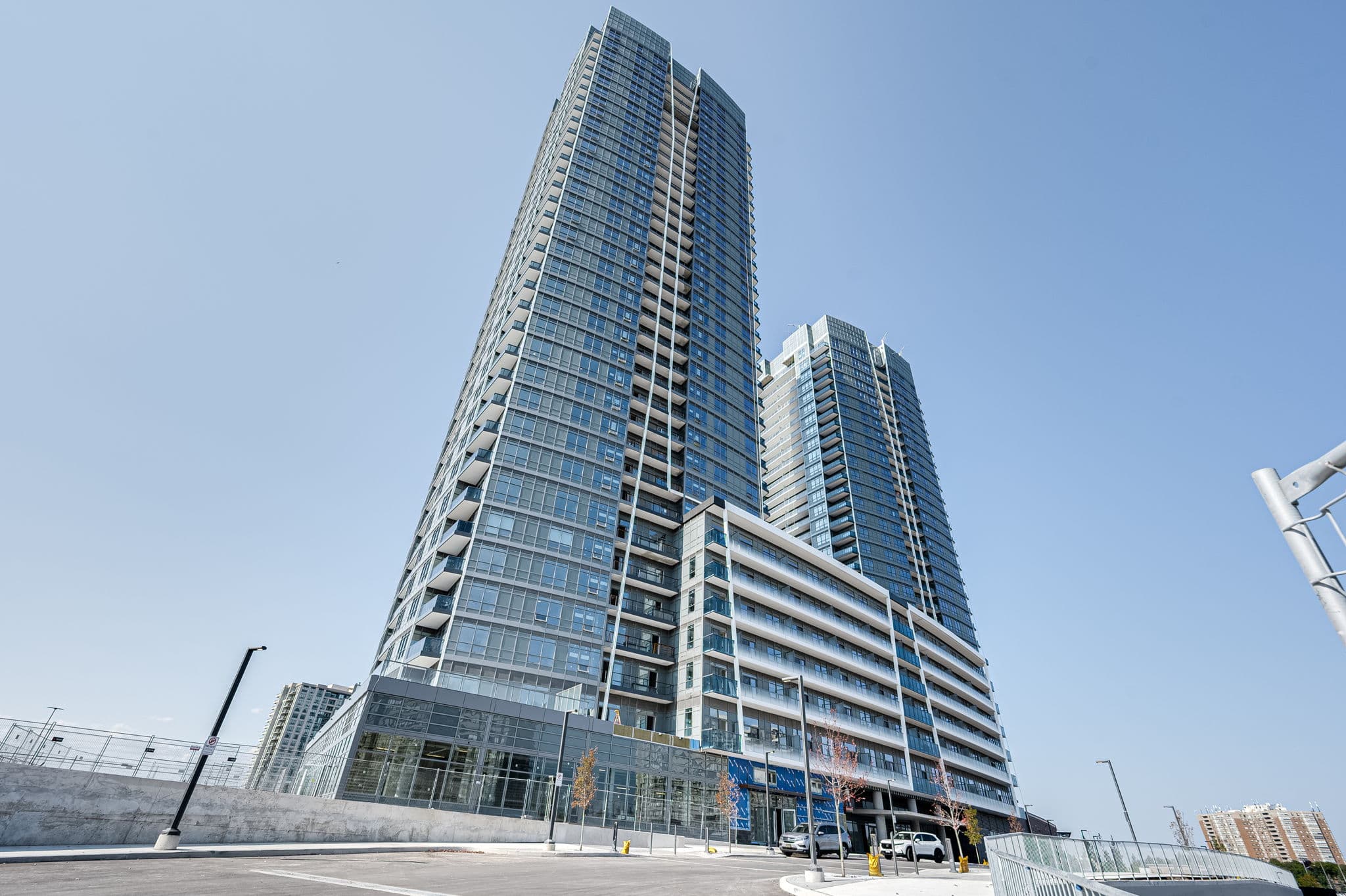 50 Upper Mall Wy B-1101 Vaughan, ON L4J 0L8