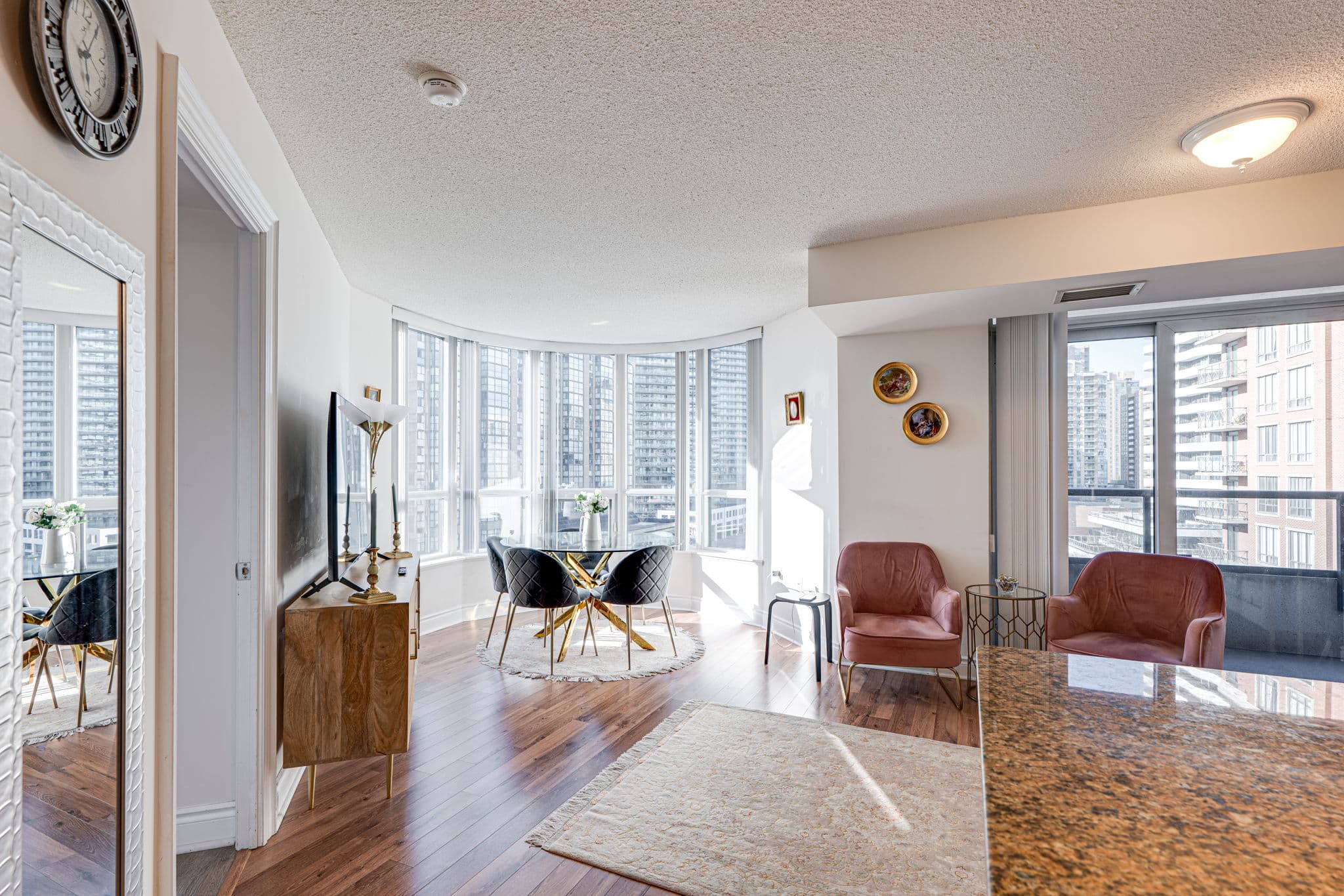 500 Doris ave Unit 819 North York, ON M2N0C1