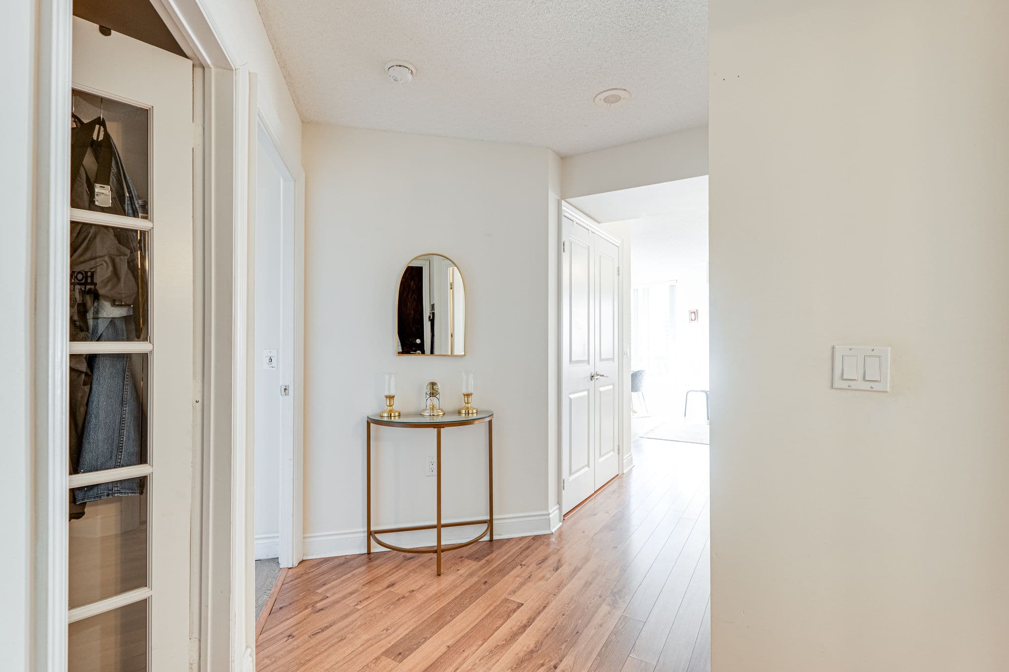 500 Doris ave Unit 819 North York, ON M2N0C1