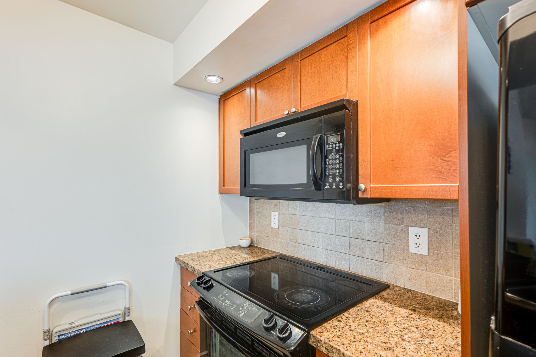 500 Doris ave Unit 819 North York, ON M2N0C1