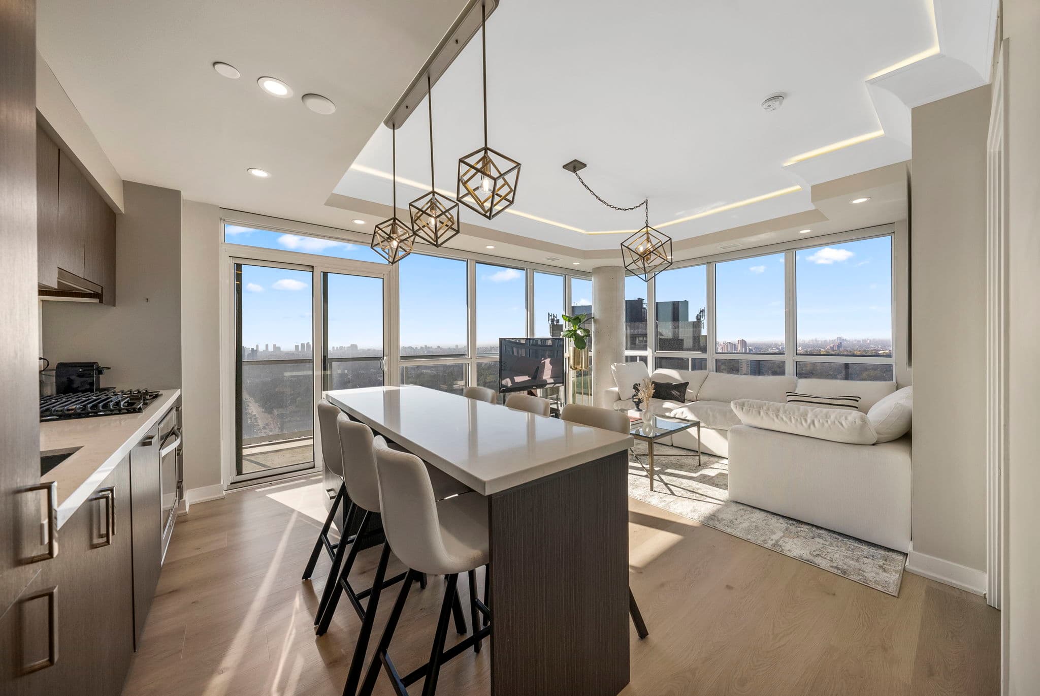 501 St Clair Ave W Unit 1907 Toronto, ON M5P 0A2