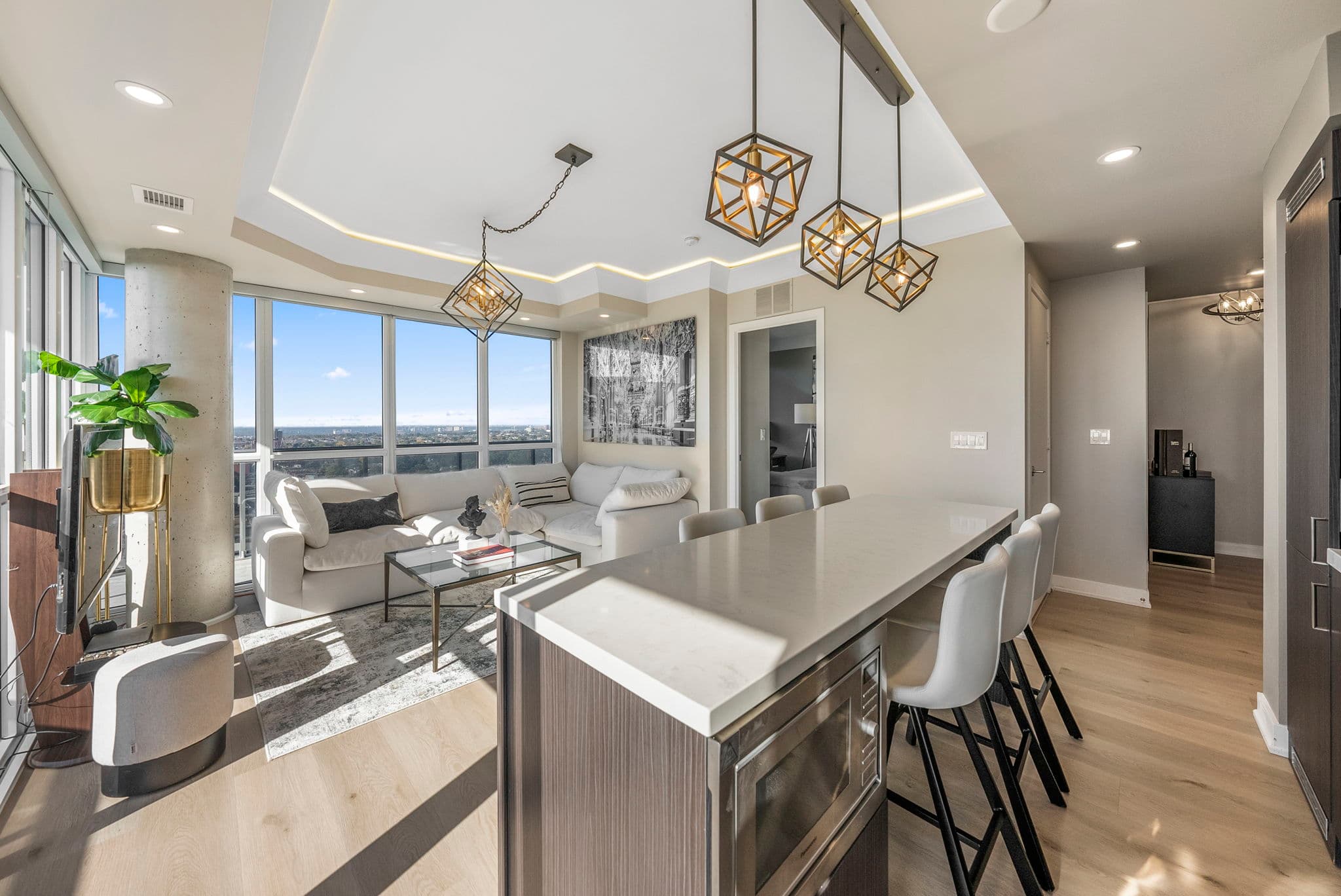 501 St Clair Ave W Unit 1907 Toronto, ON M5P 0A2
