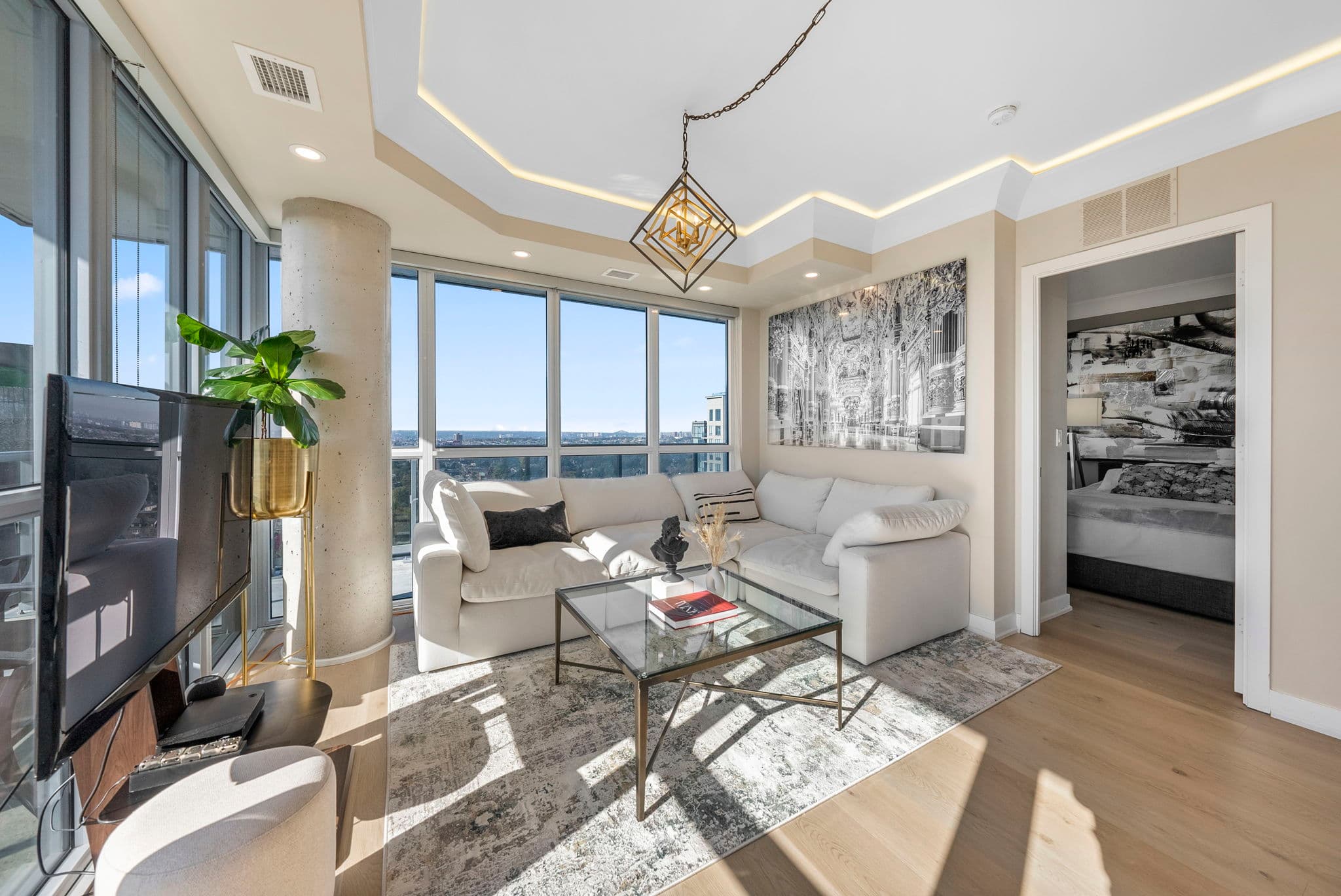 501 St Clair Ave W Unit 1907 Toronto, ON M5P 0A2