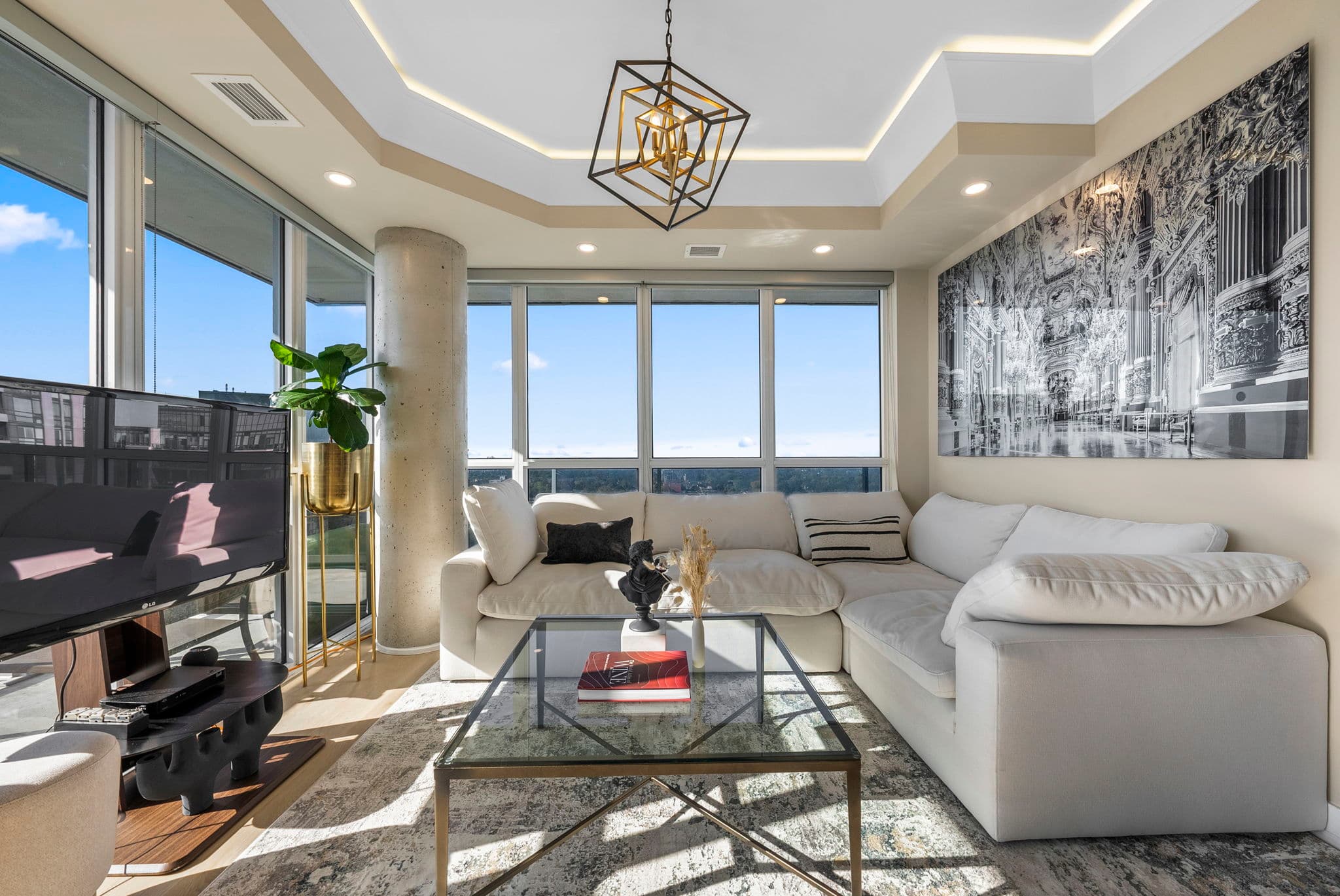 501 St Clair Ave W Unit 1907 Toronto, ON M5P 0A2
