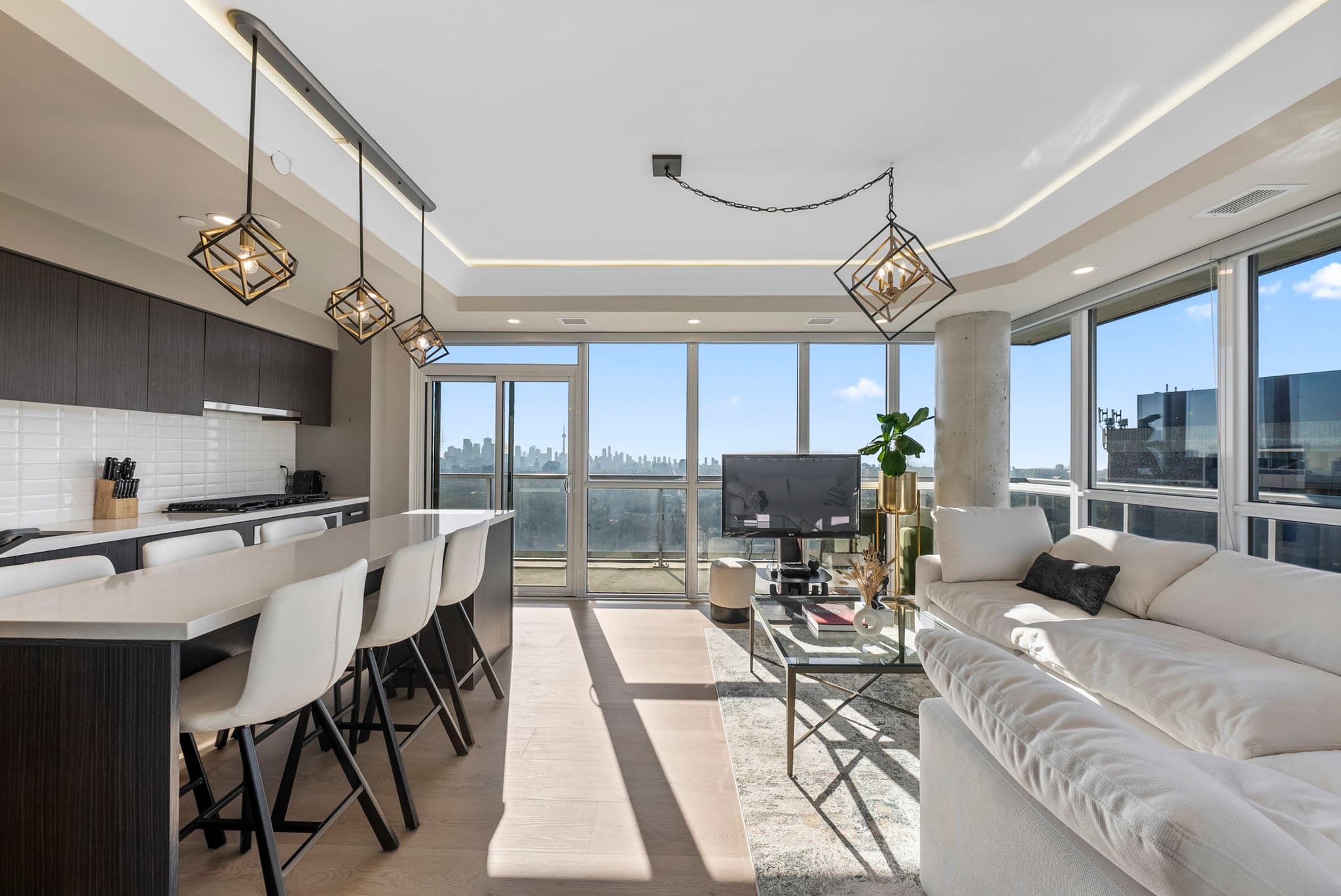 501 St Clair Ave W Unit 1907 Toronto, ON M5P 0A2