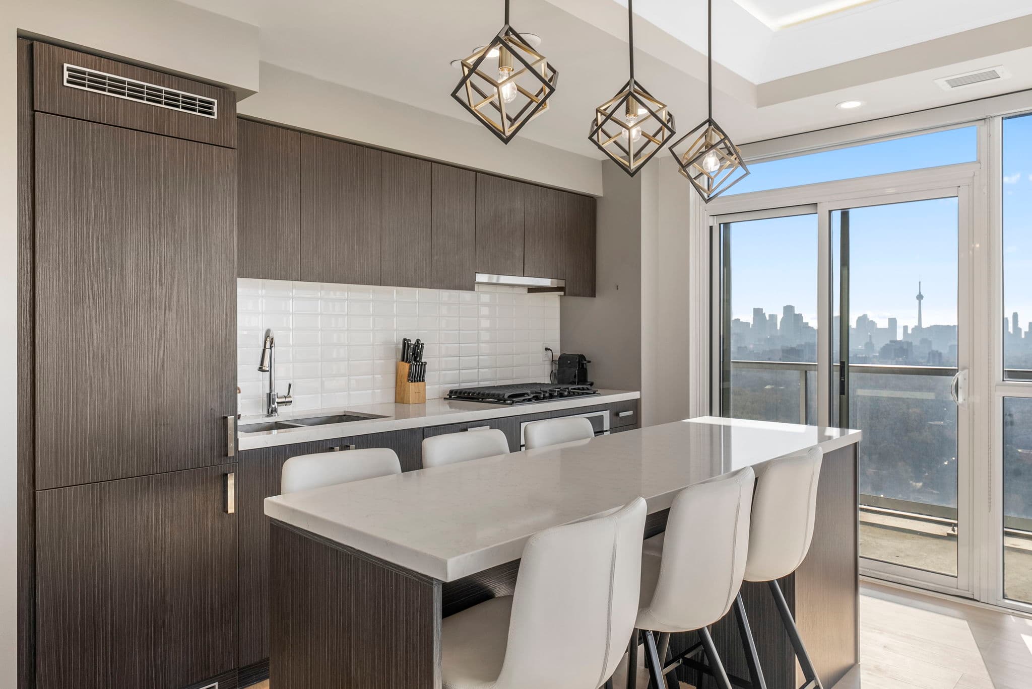 501 St Clair Ave W Unit 1907 Toronto, ON M5P 0A2