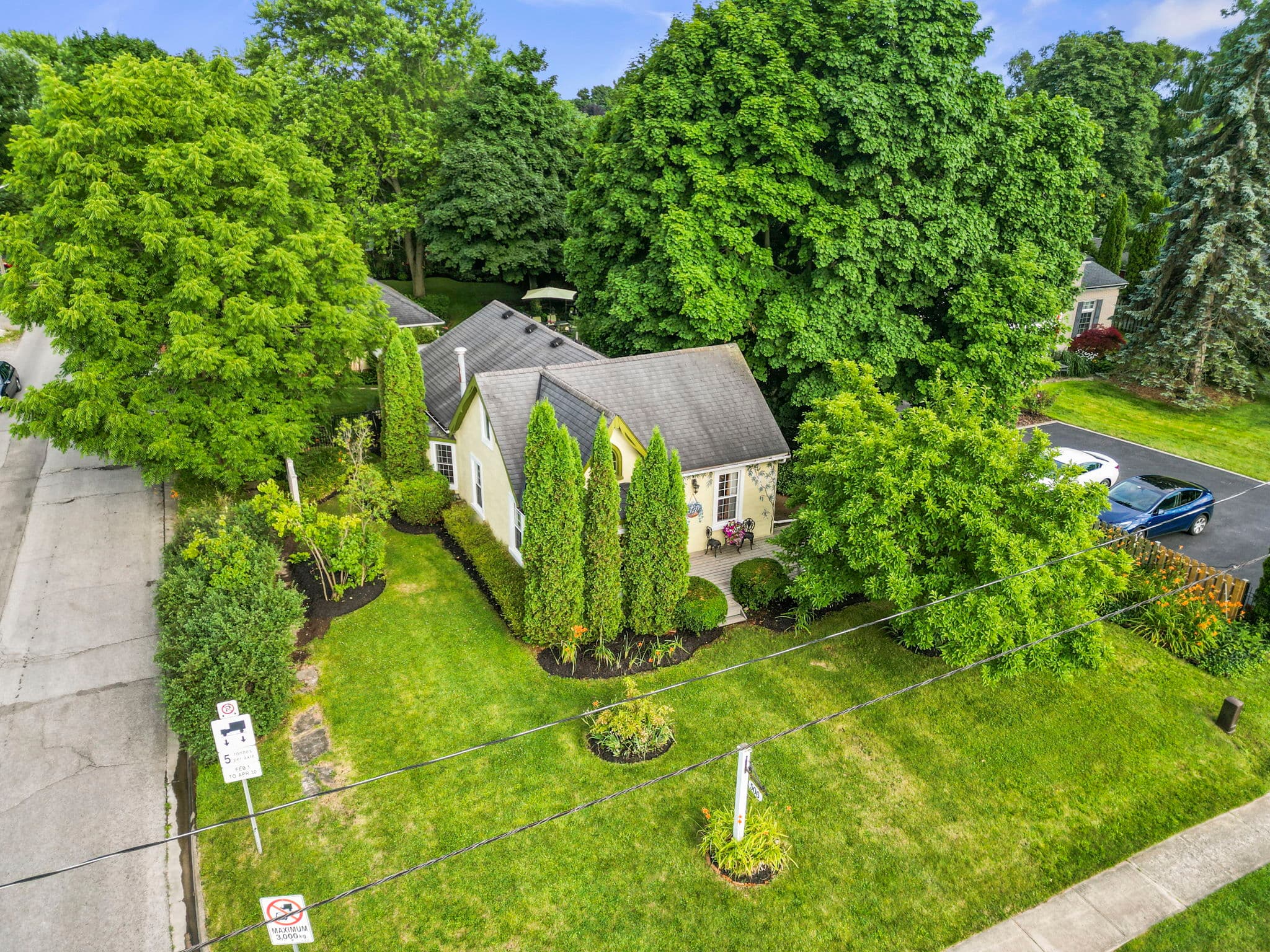506 Mississagua St Niagara-on-the-Lake, ON L0S 1J0