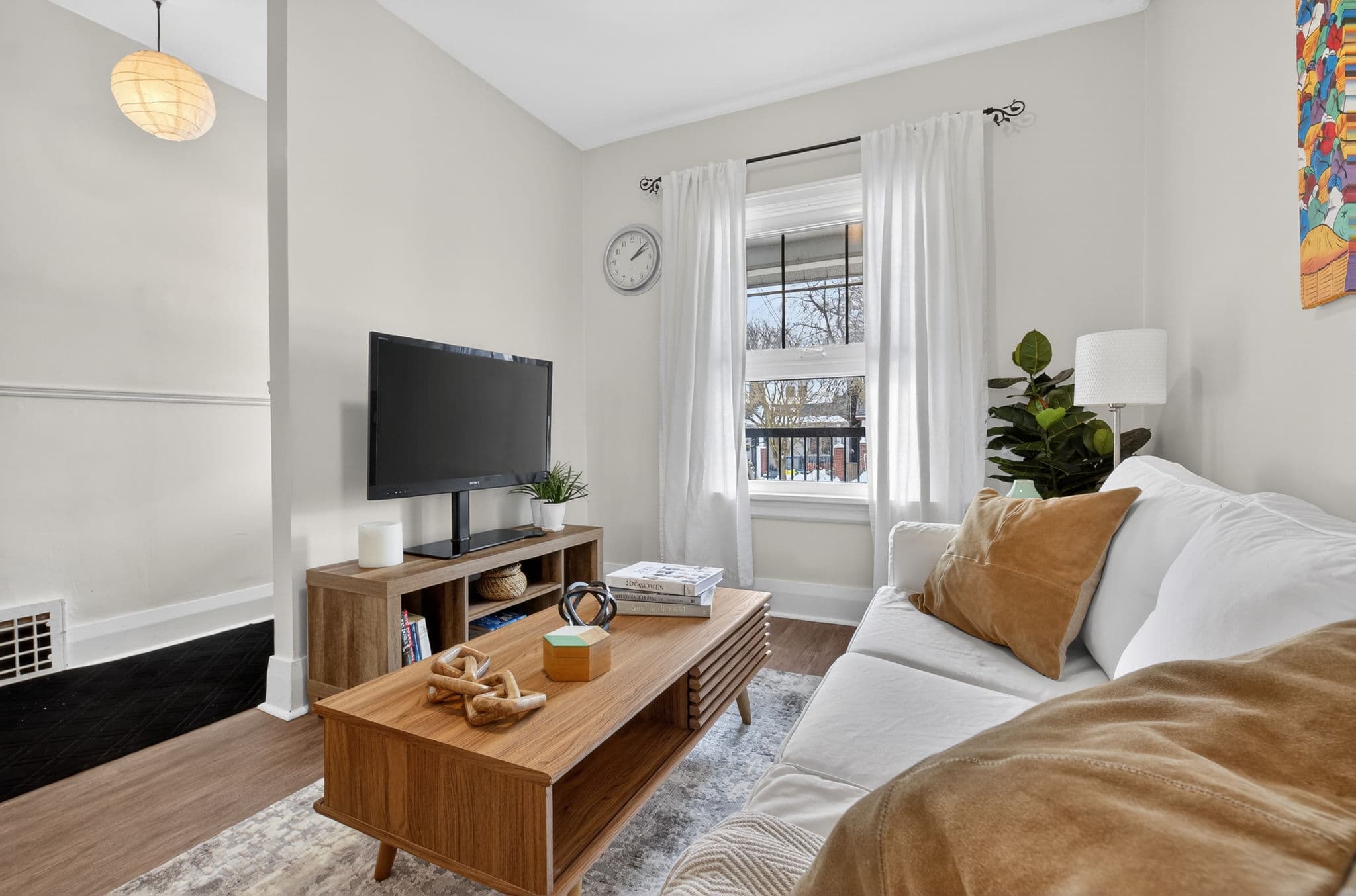 51 Bastedo Ave Toronto, ON M4C 3M8