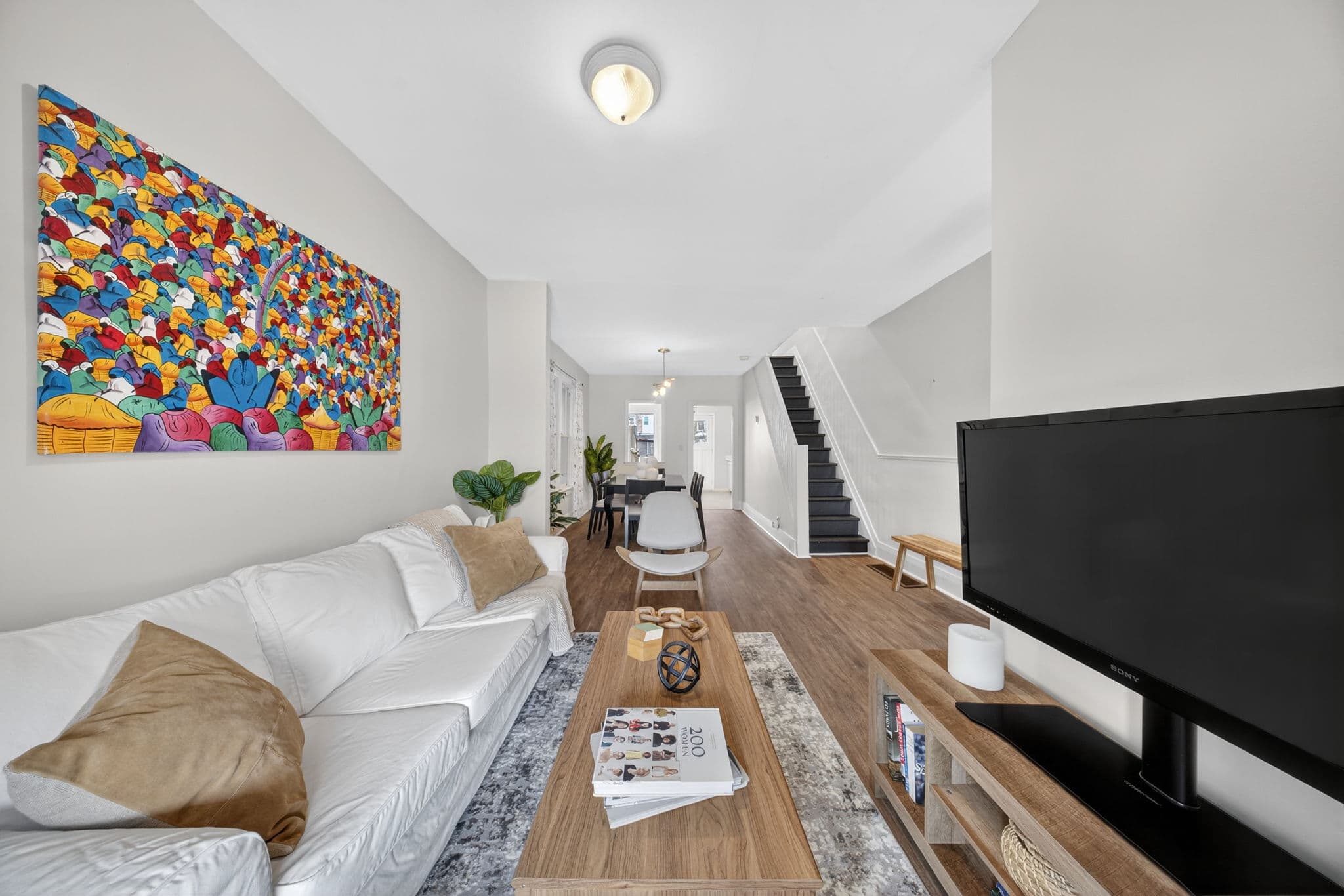 51 Bastedo Ave Toronto, ON M4C 3M8