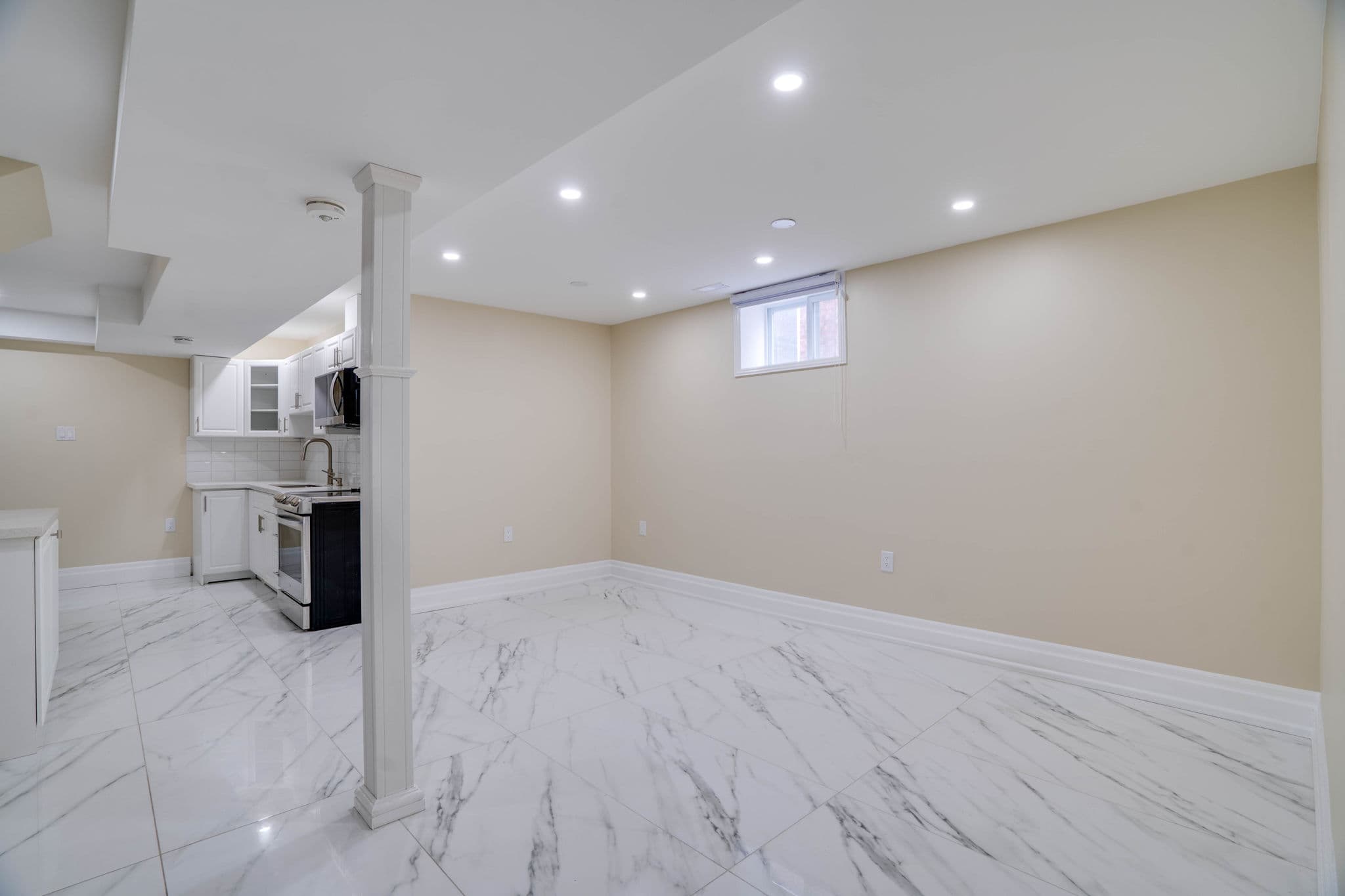 51 Foxwell St Toronto, ON M6N 1Y9