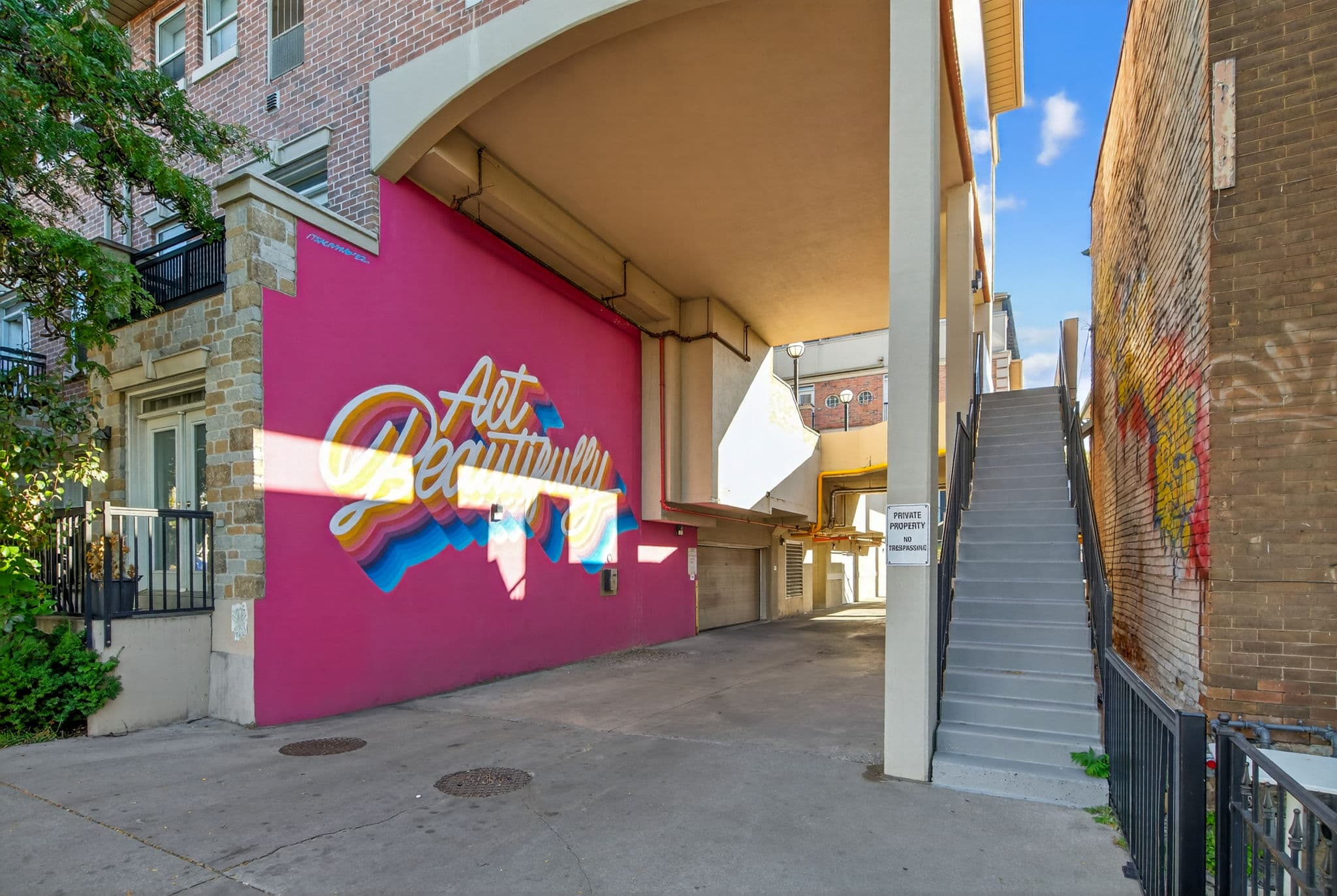 55 Halton St unit 103 Toronto, ON M6J 1R5