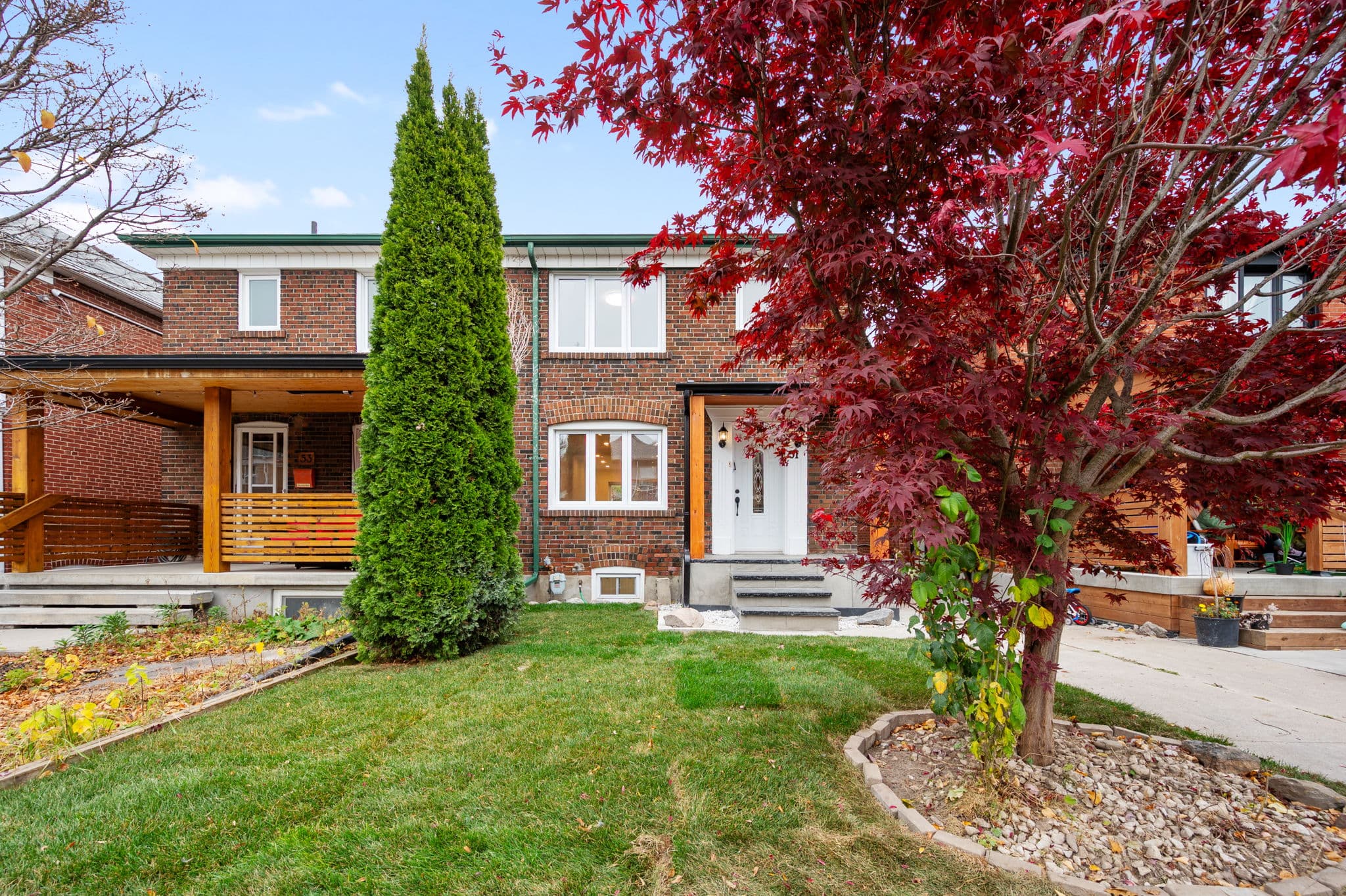 51 Hertle Ave Toronto, ON M4L 2T3