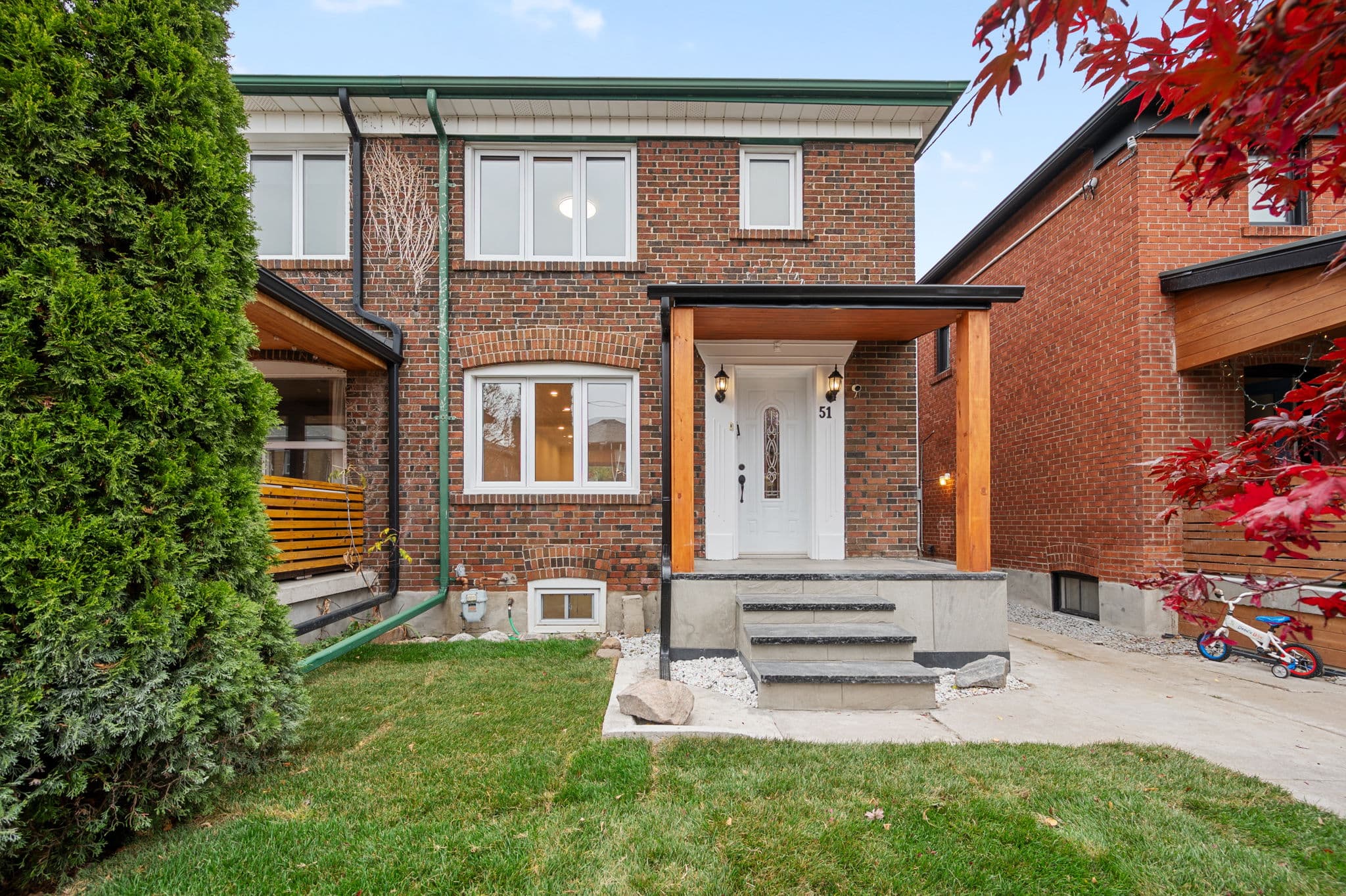 51 Hertle Ave Toronto, ON M4L 2T3