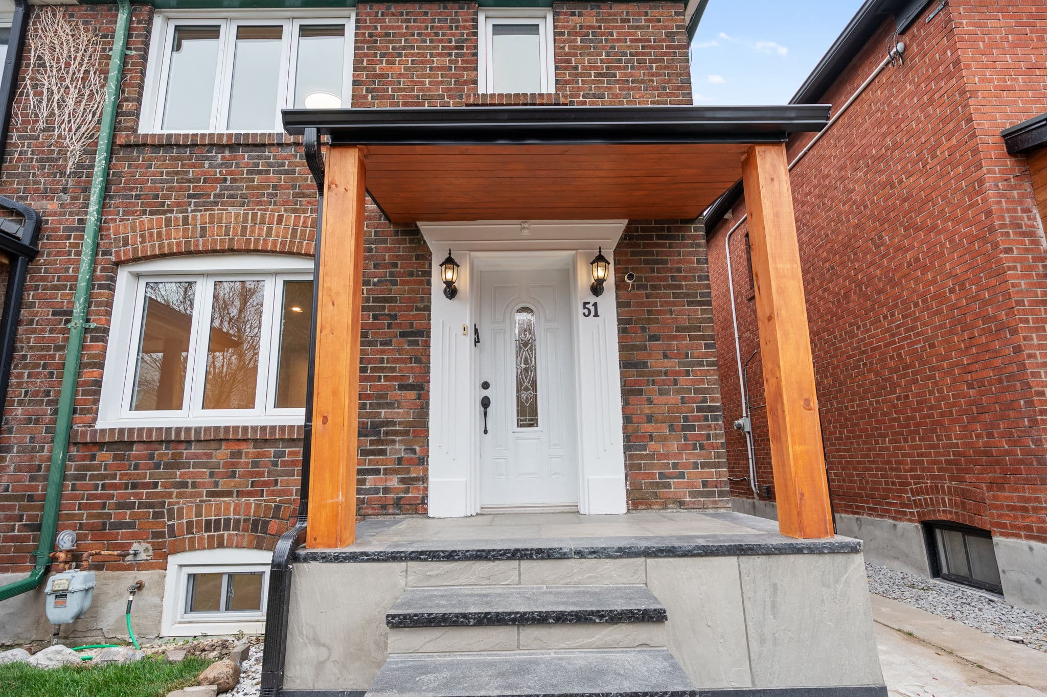51 Hertle Ave Toronto, ON M4L 2T3