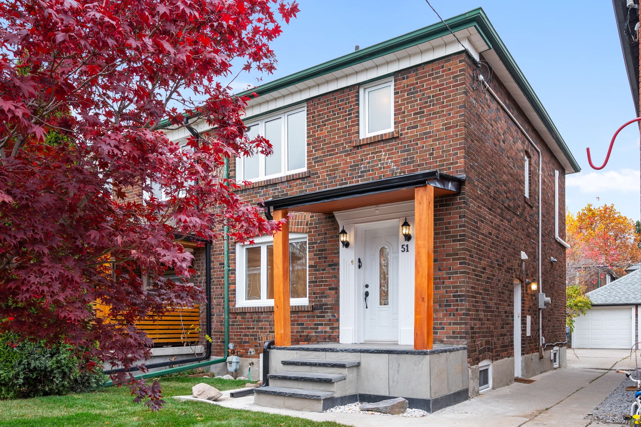 51 Hertle Ave Toronto, ON M4L 2T3