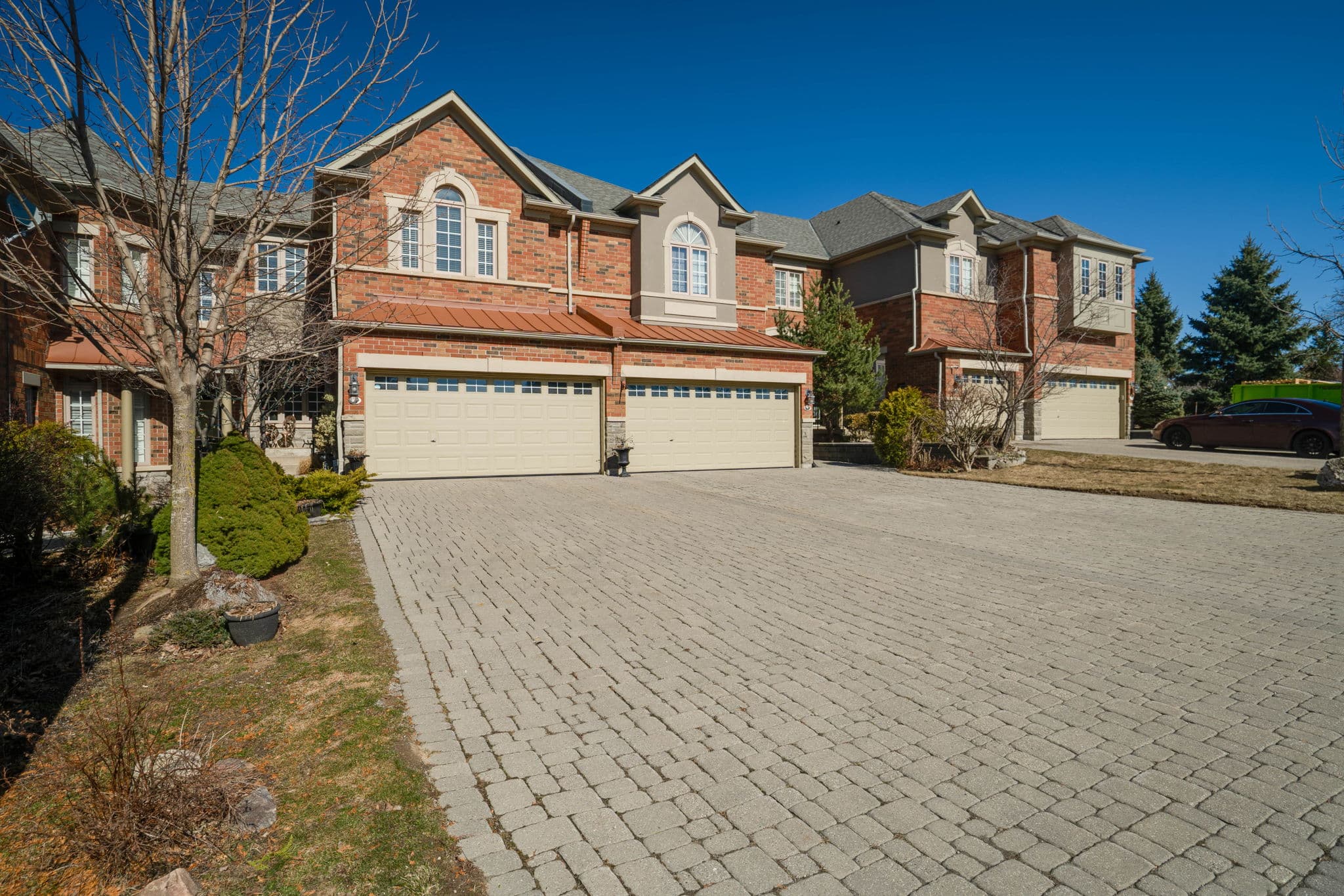 51 Westbury Ct Richmond Hill, ON L4S 2L2