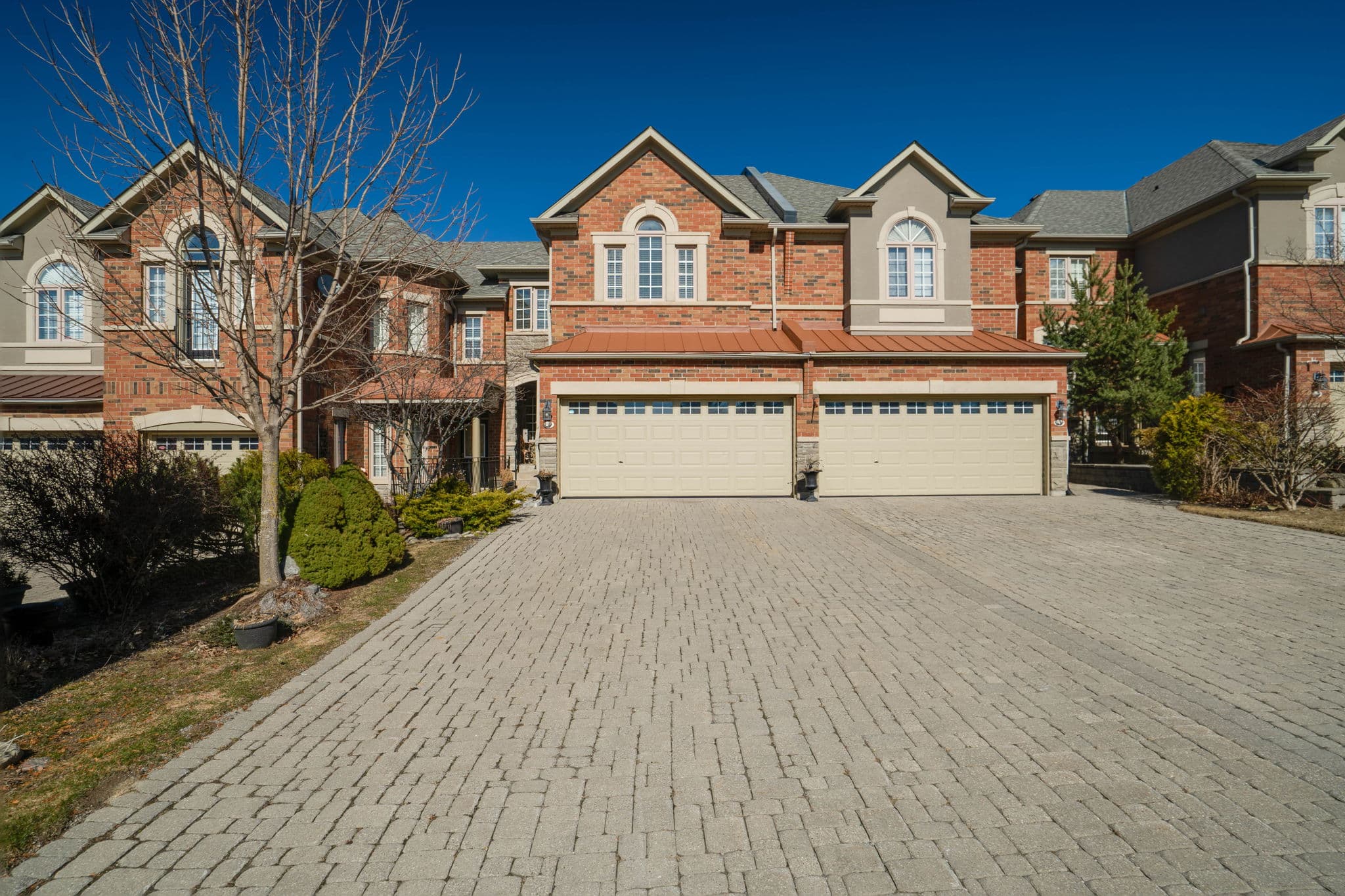51 Westbury Ct Richmond Hill, ON L4S 2L2