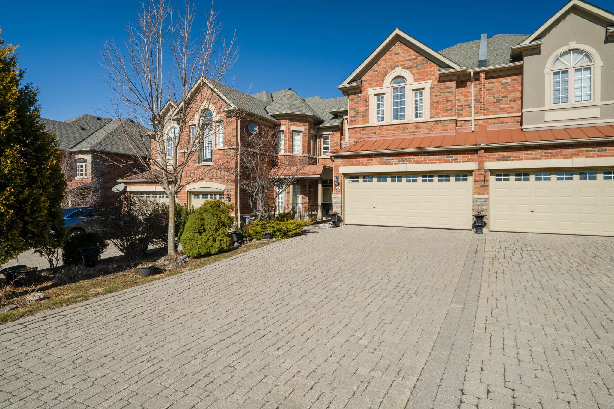 51 Westbury Ct Richmond Hill, ON L4S 2L2