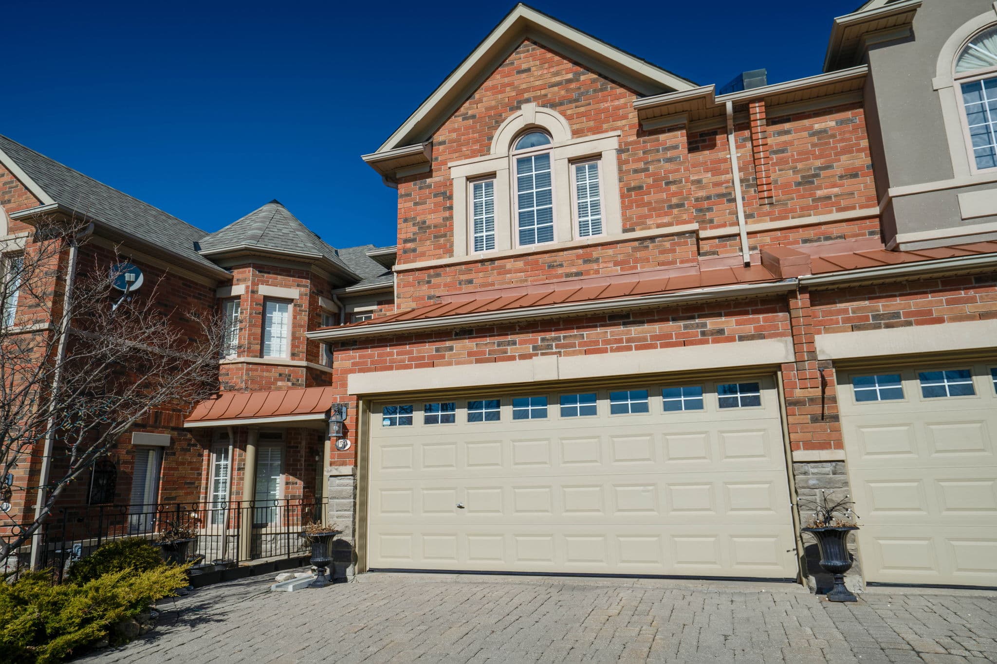 51 Westbury Ct Richmond Hill, ON L4S 2L2