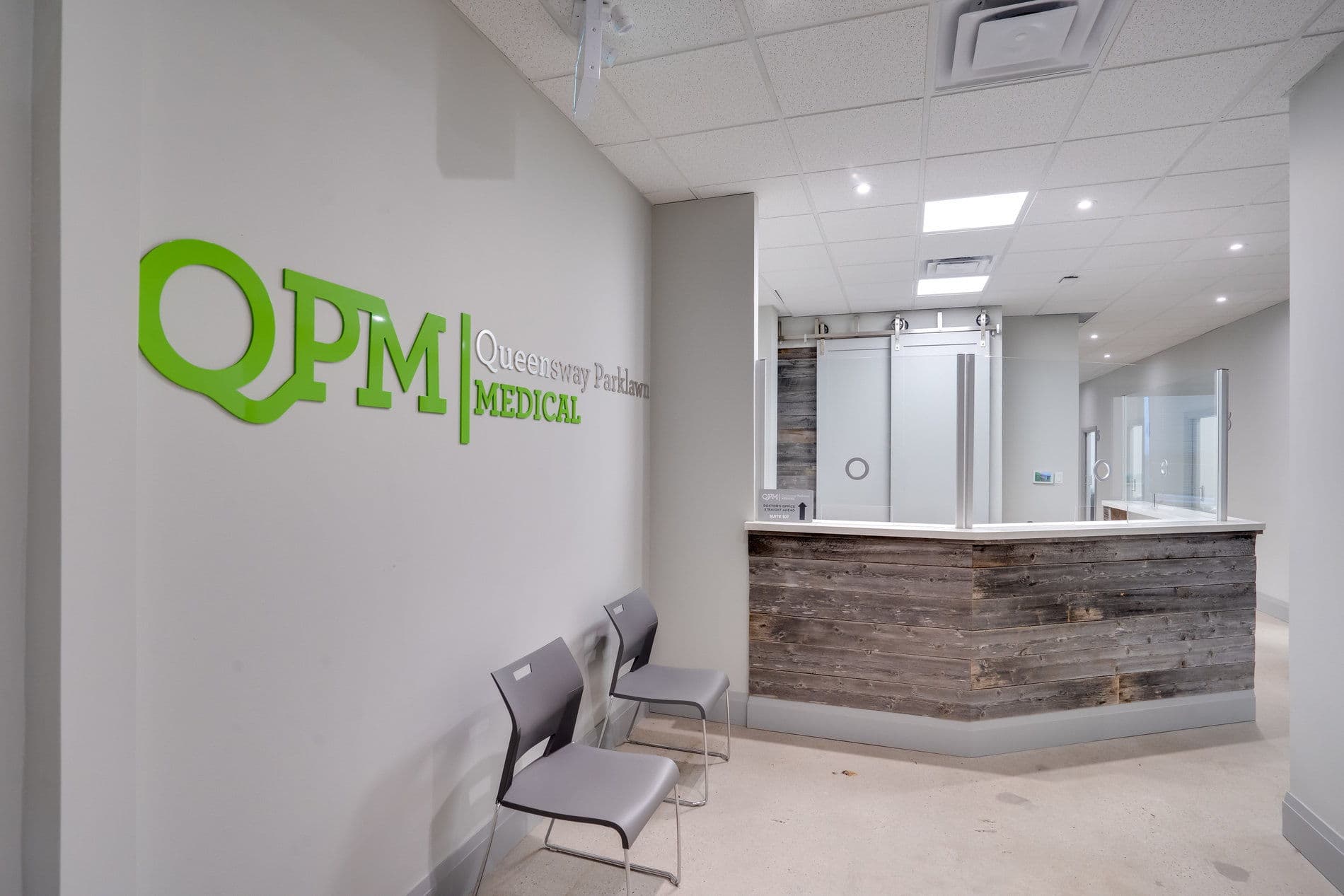 523 The Queensway Toronto, ON M8Y 1J6