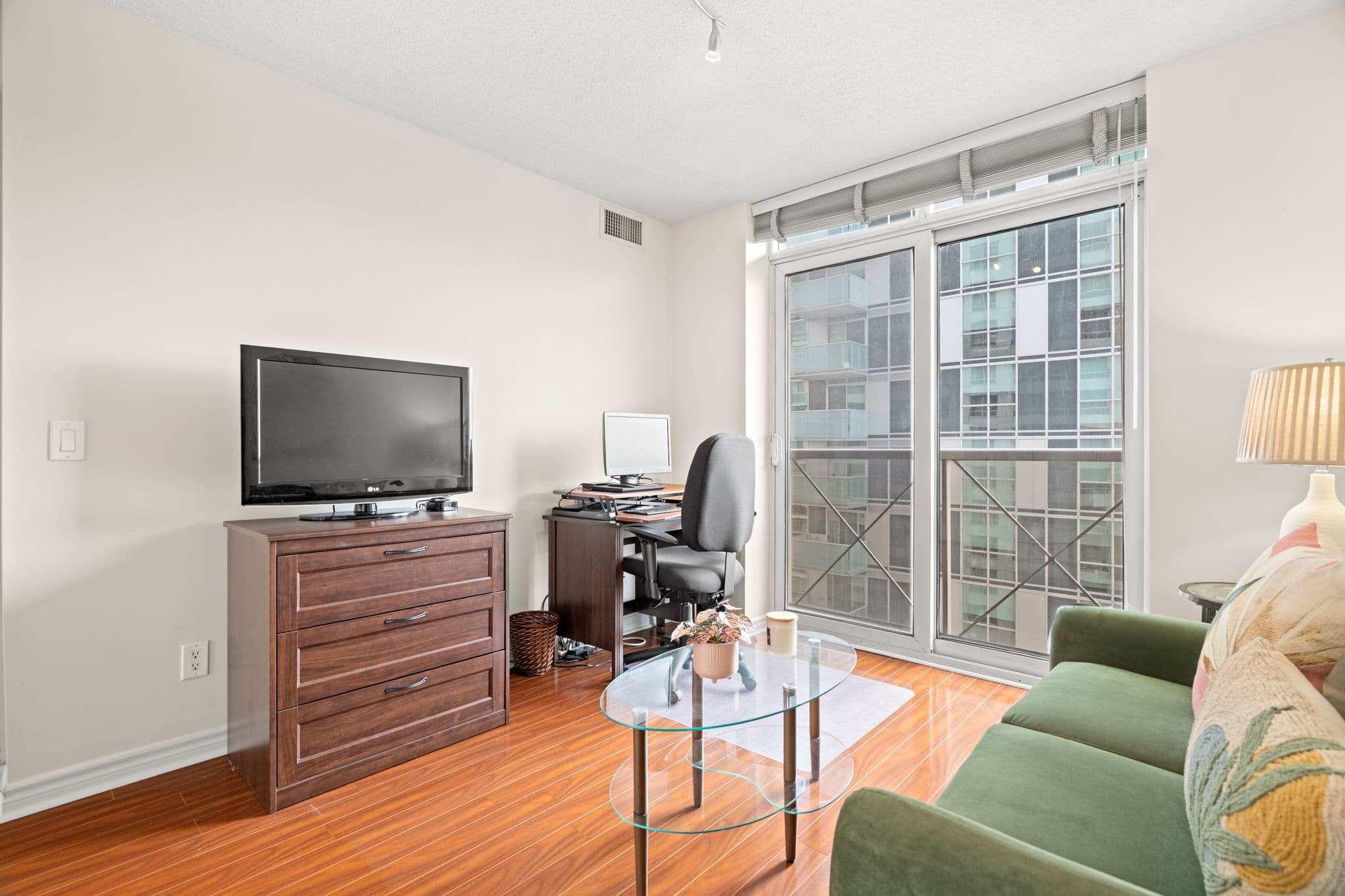 5233 Dundas St W Unit 1816 Toronto, ON M9B 6M1