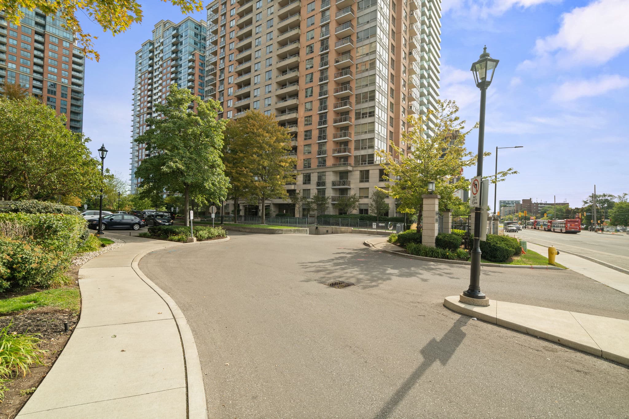 5233 Dundas St W Unit 1816 Toronto, ON M9B 6M1