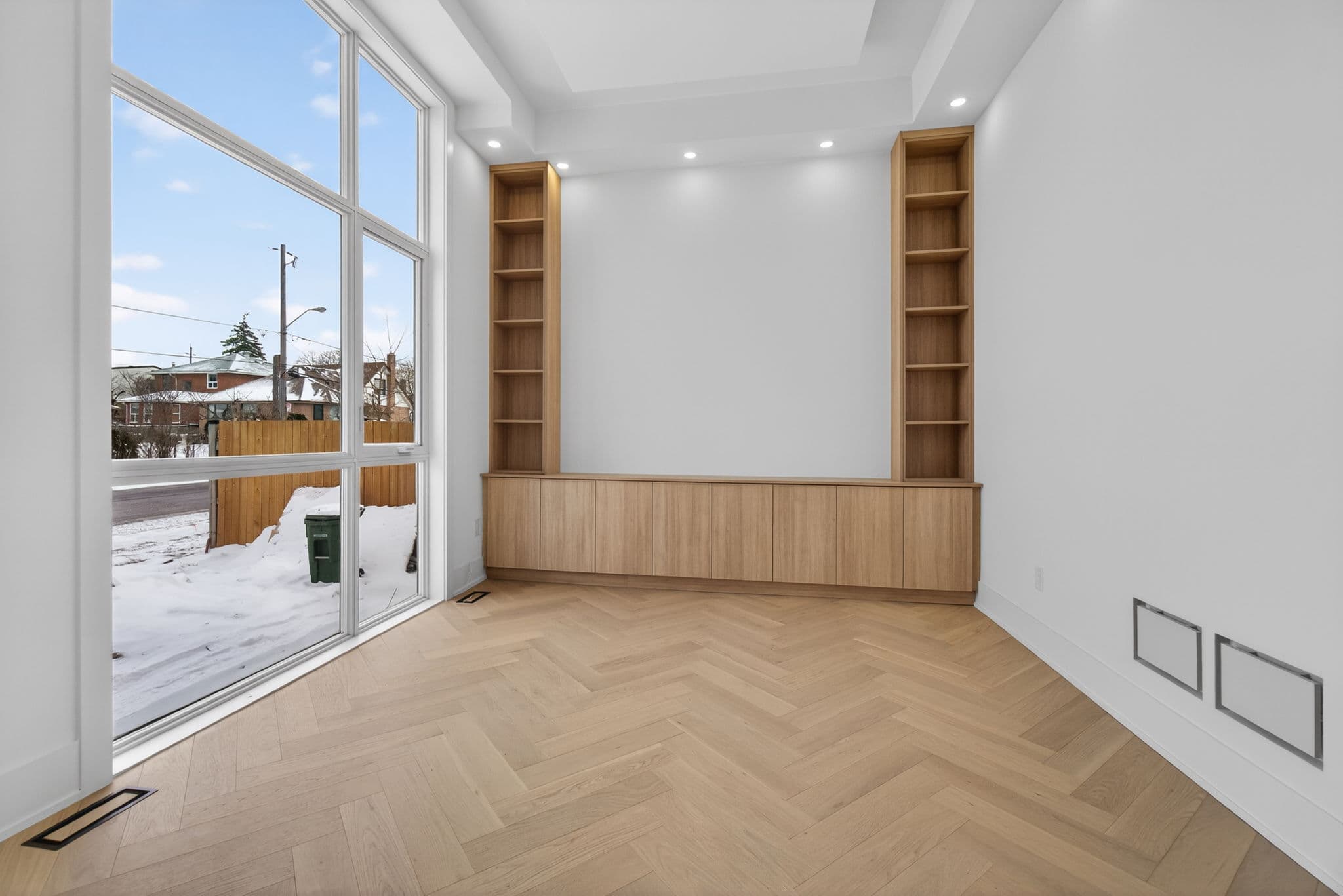 53 Celt Ave Toronto, ON M6A 1H2