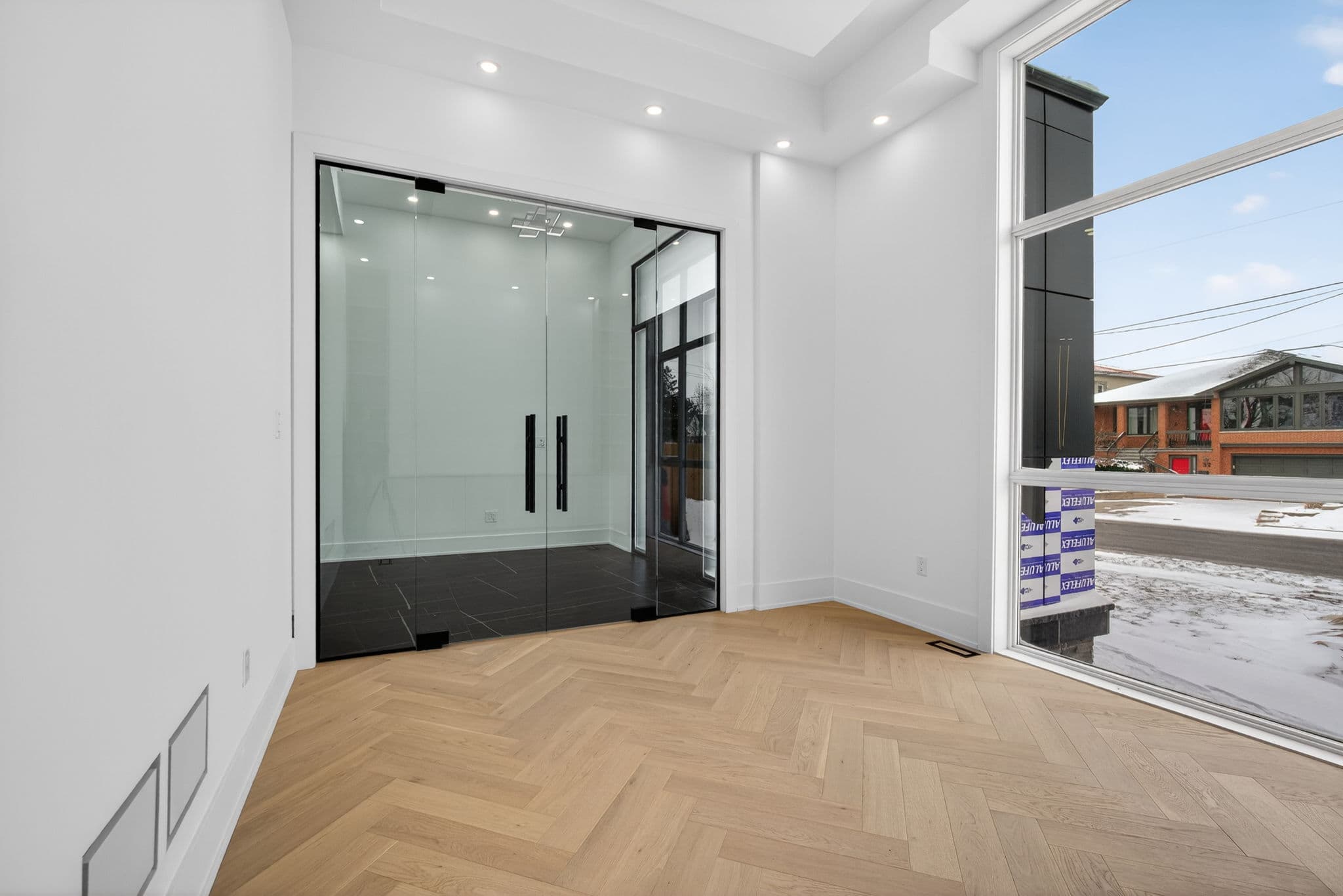 53 Celt Ave Toronto, ON M6A 1H2
