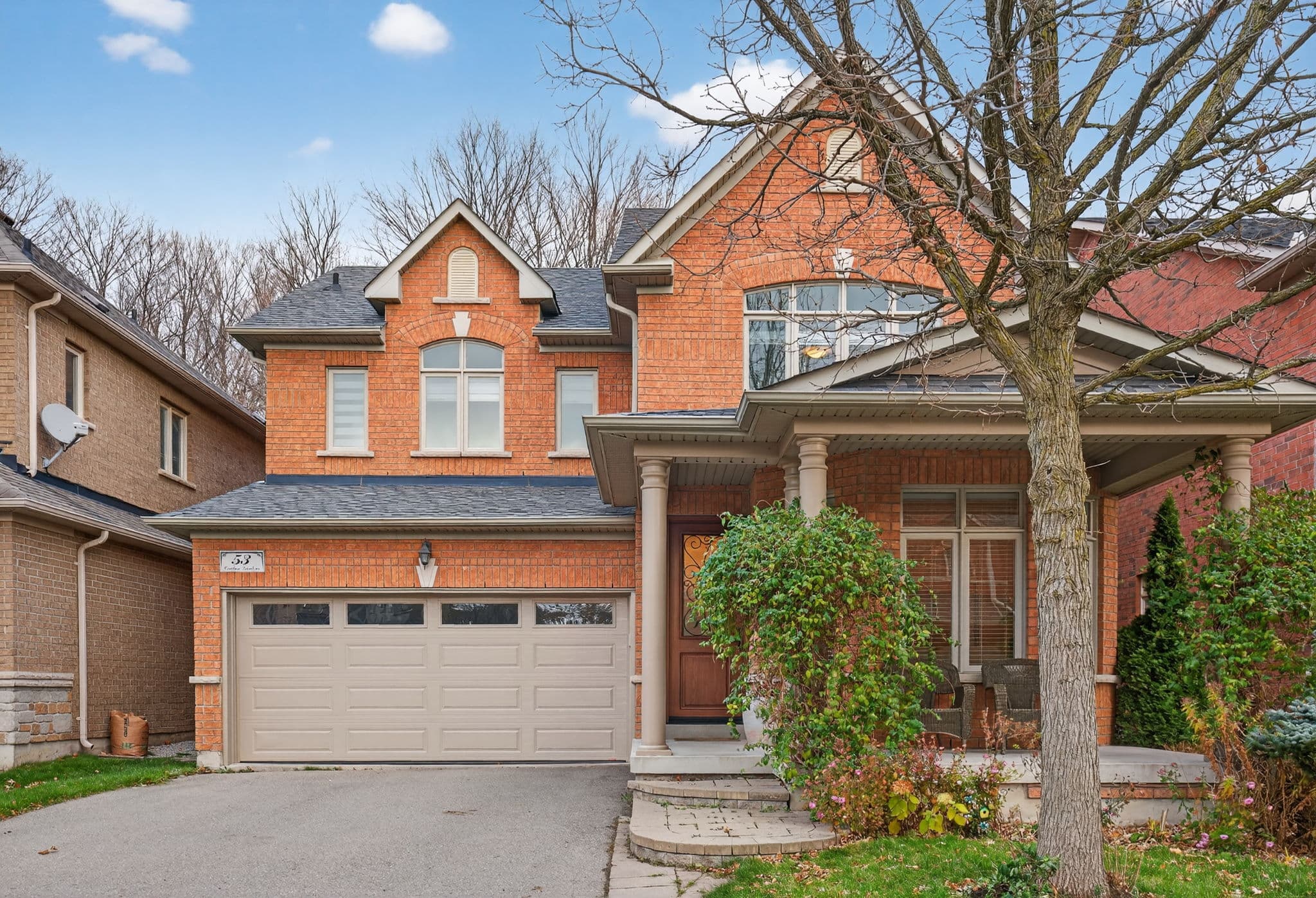 53 Couture Gardens Vaughan, ON L4J 9H6