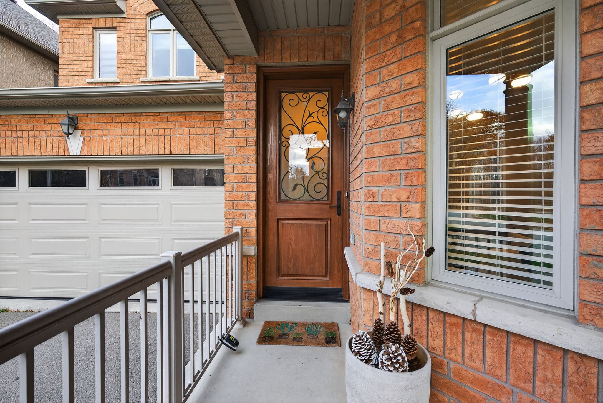 53 Couture Gardens Vaughan, ON L4J 9H6