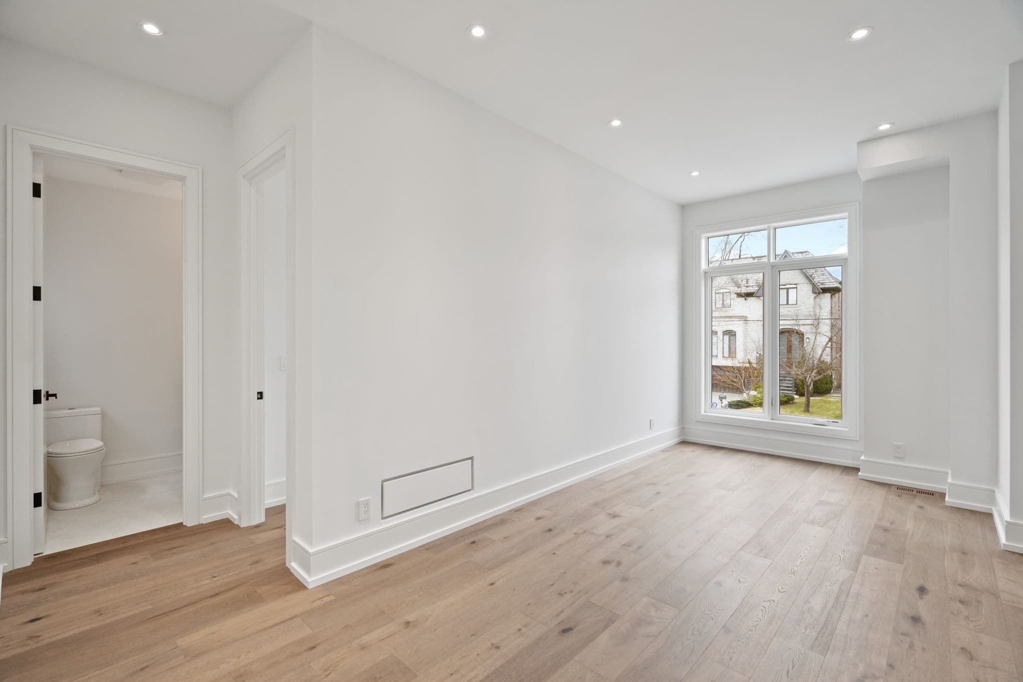 538 Douglas Ave Toronto, ON M5M 1H5