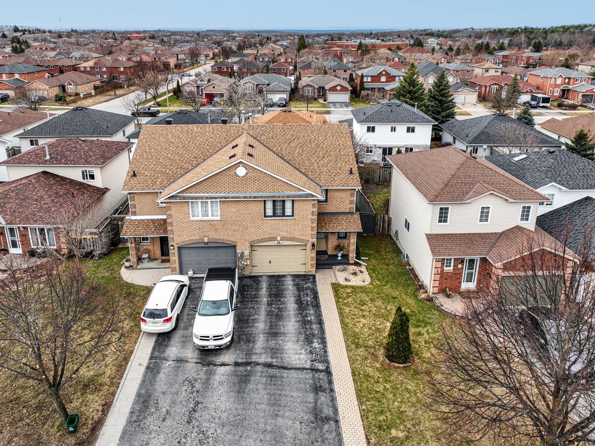 54 Downing Crescent Barrie, ON L4N 8V6