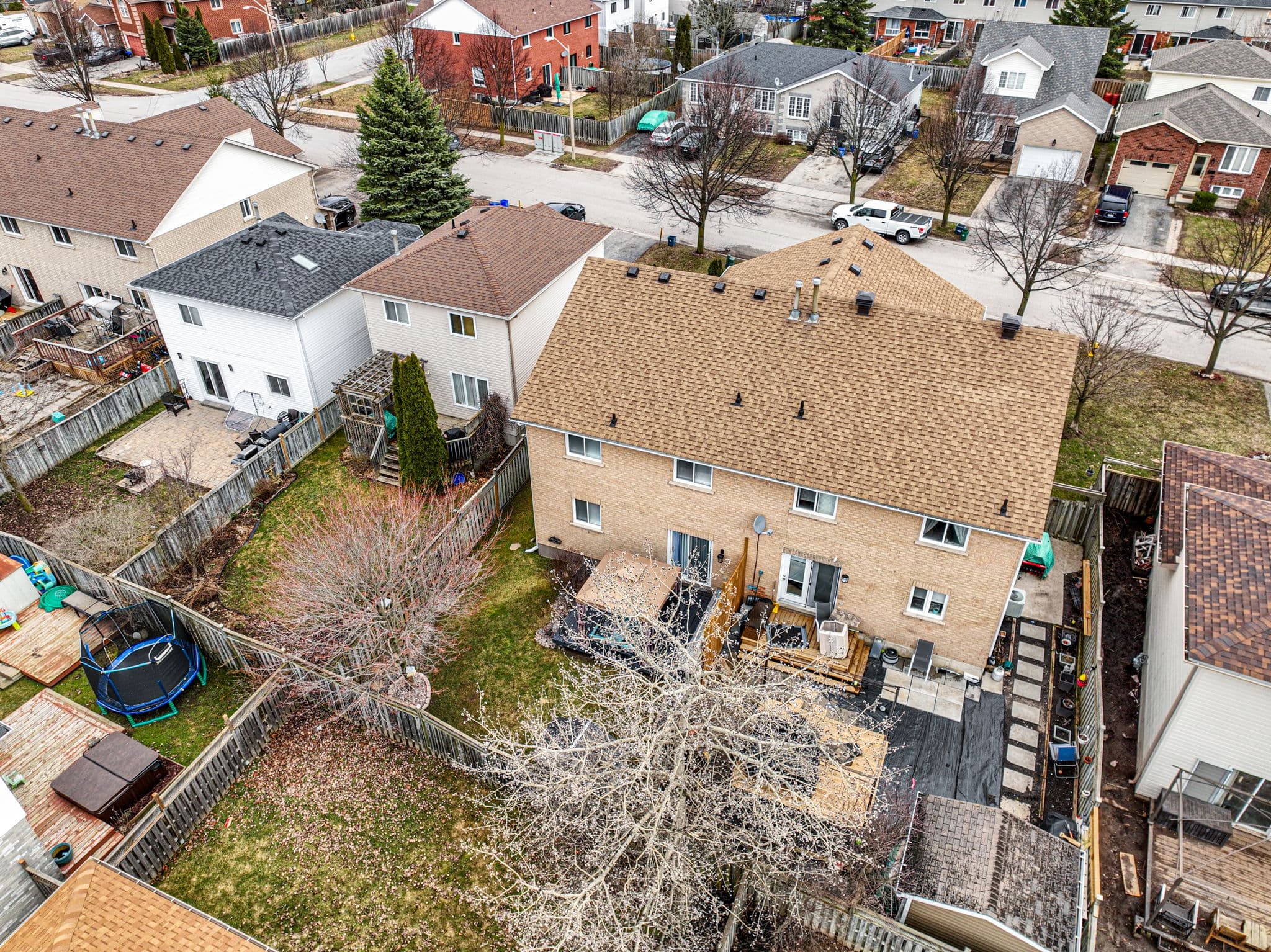 54 Downing Crescent Barrie, ON L4N 8V6