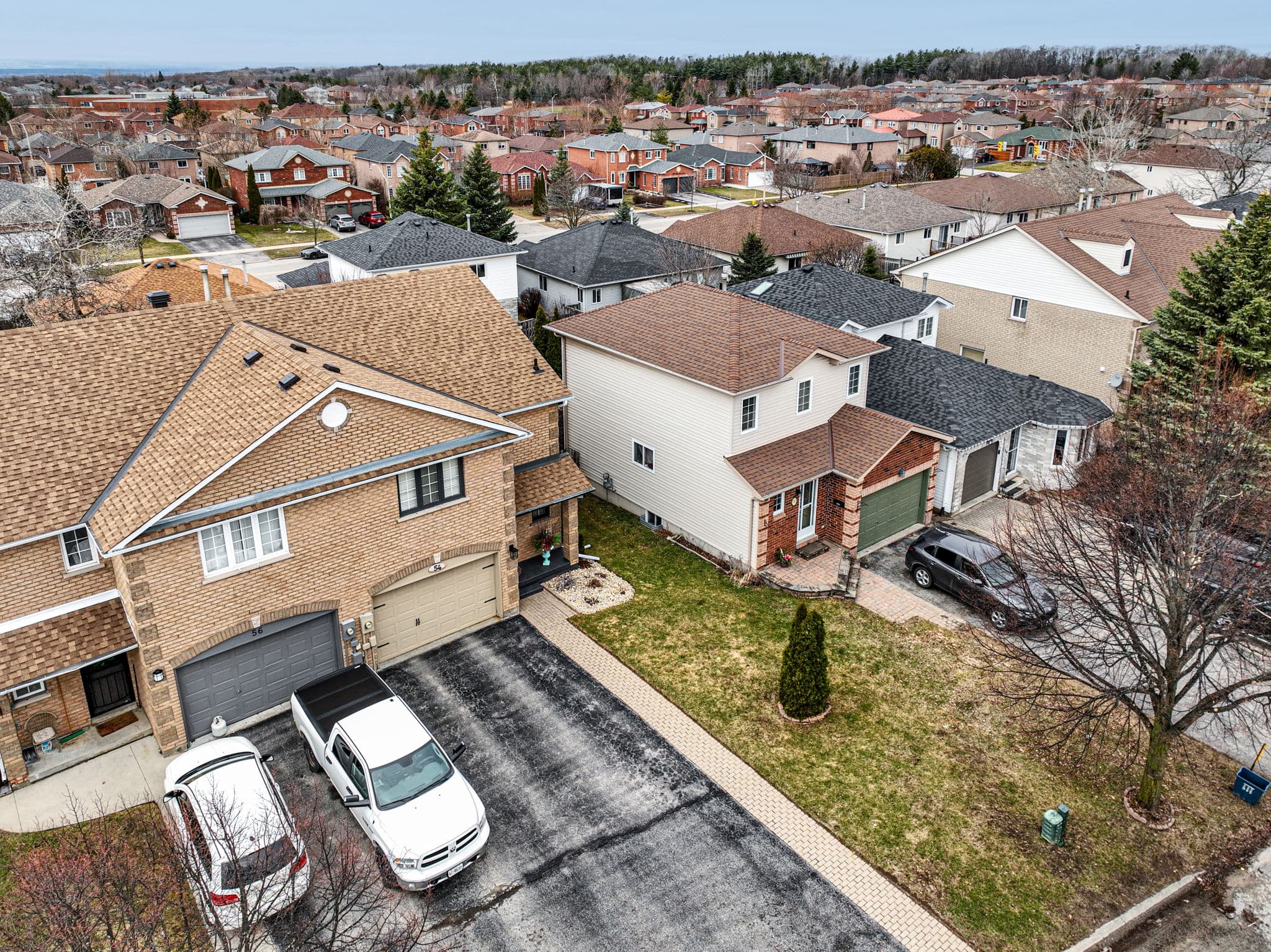 54 Downing Crescent Barrie, ON L4N 8V6