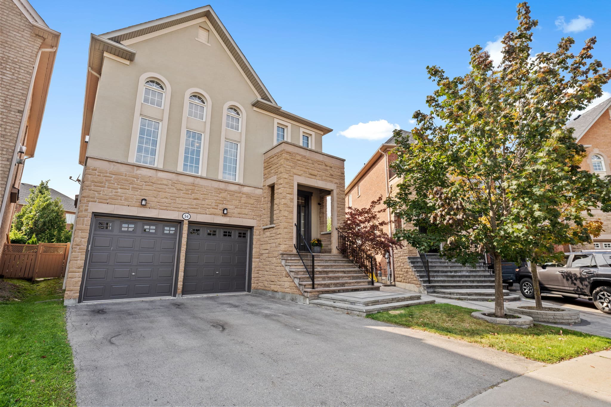 54 Gannett Dr Richmond Hill, ON L4E 0G2