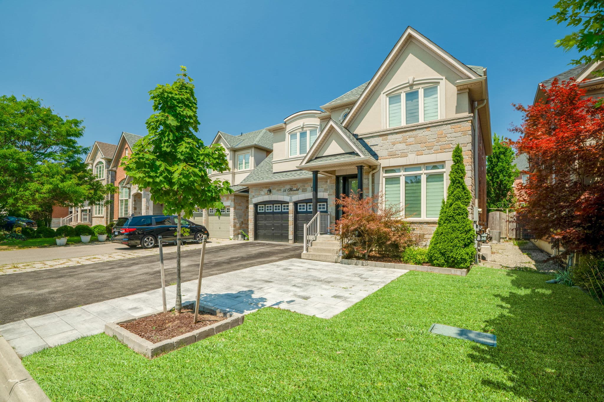 54 Hendel Dr Vaughan, ON L4J 9H7