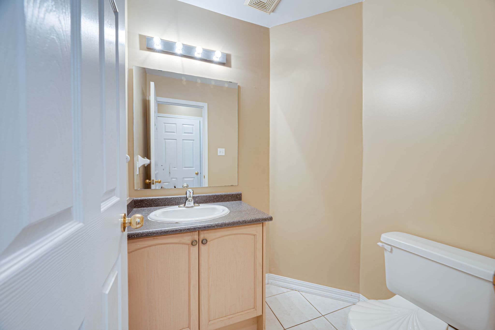 54 Livingston Rd Milton, ON L9T 6B7