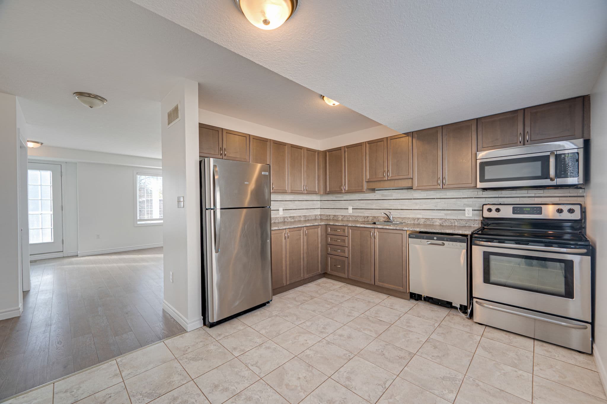 55 Mooregate Crescent Unit 15B Kitchener, ON N2M 2E9