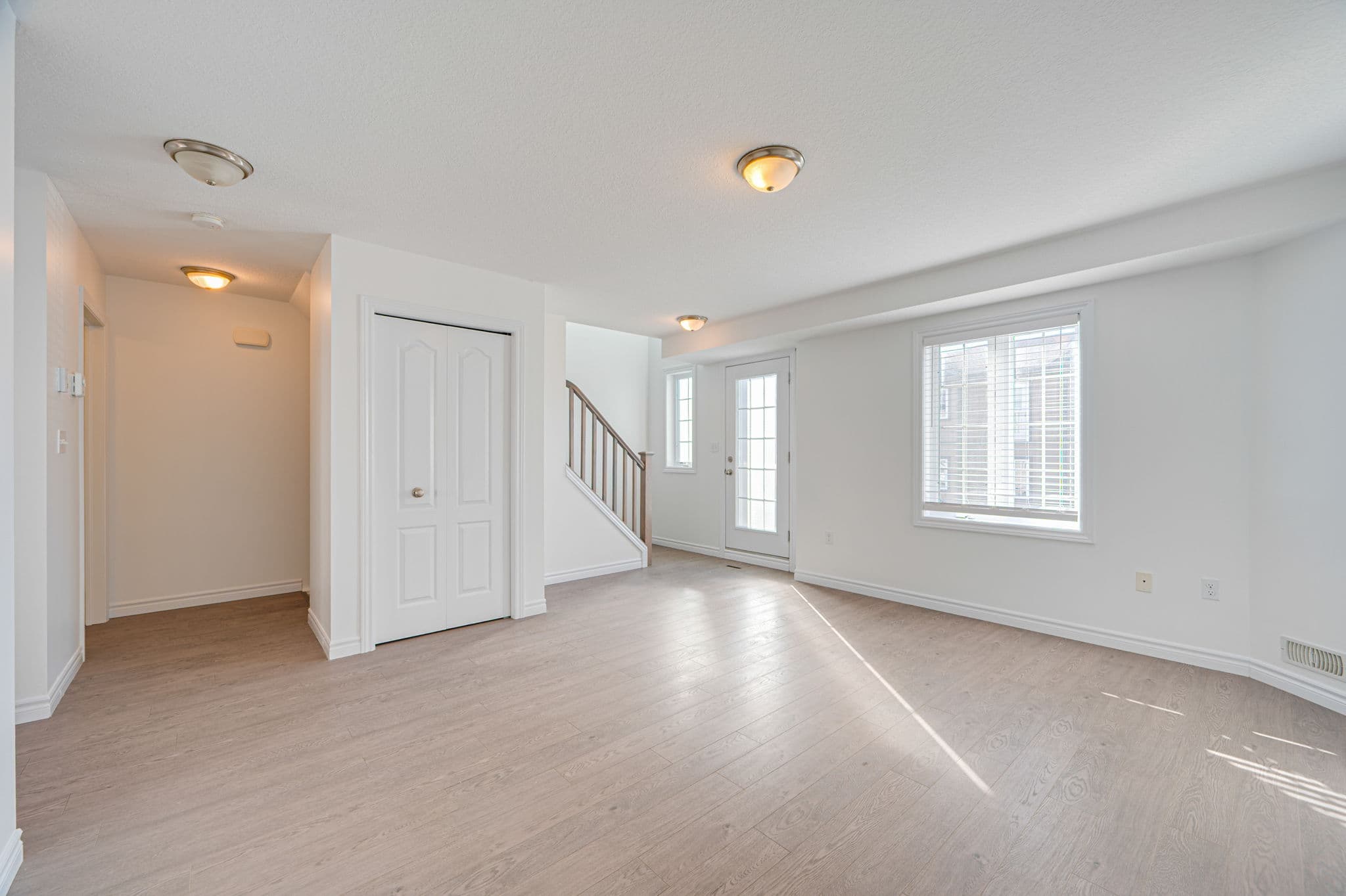 55 Mooregate Crescent Unit 15B Kitchener, ON N2M 2E9
